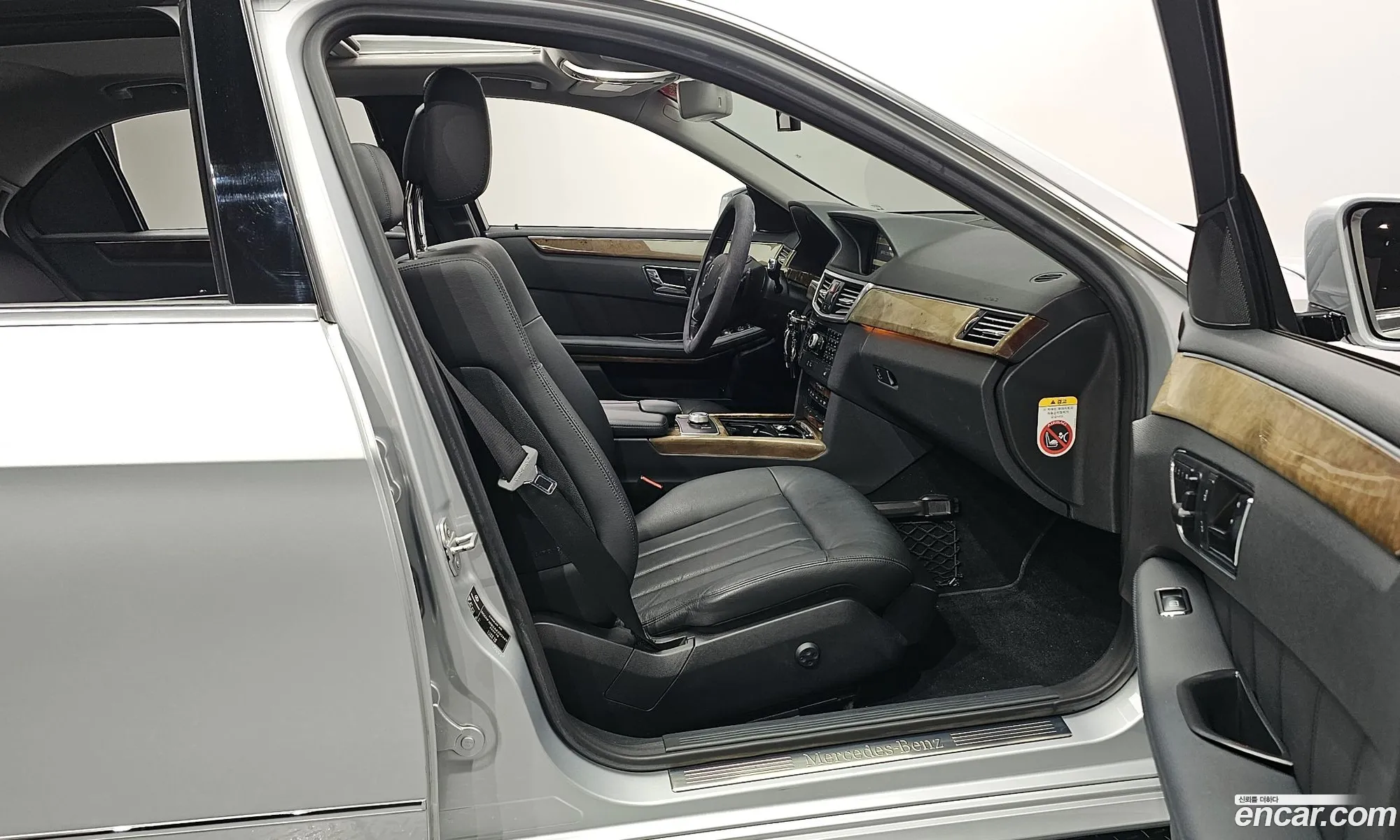Mercedes-Benz E-Class W212 2010 WDDHF5EB2AA202669 — 2