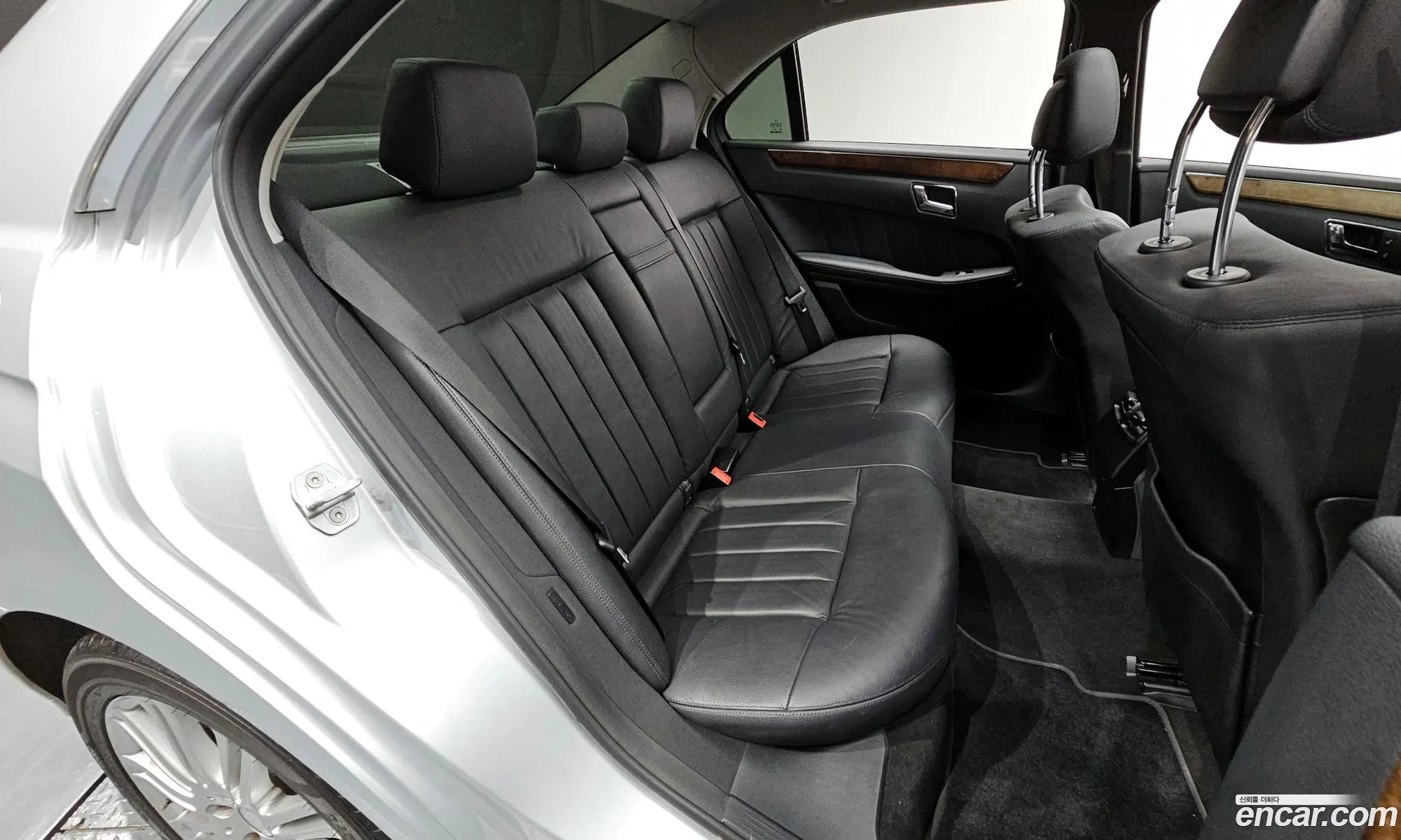 Mercedes-Benz E-Class W212 2010 WDDHF5EB2AA202669 — 20