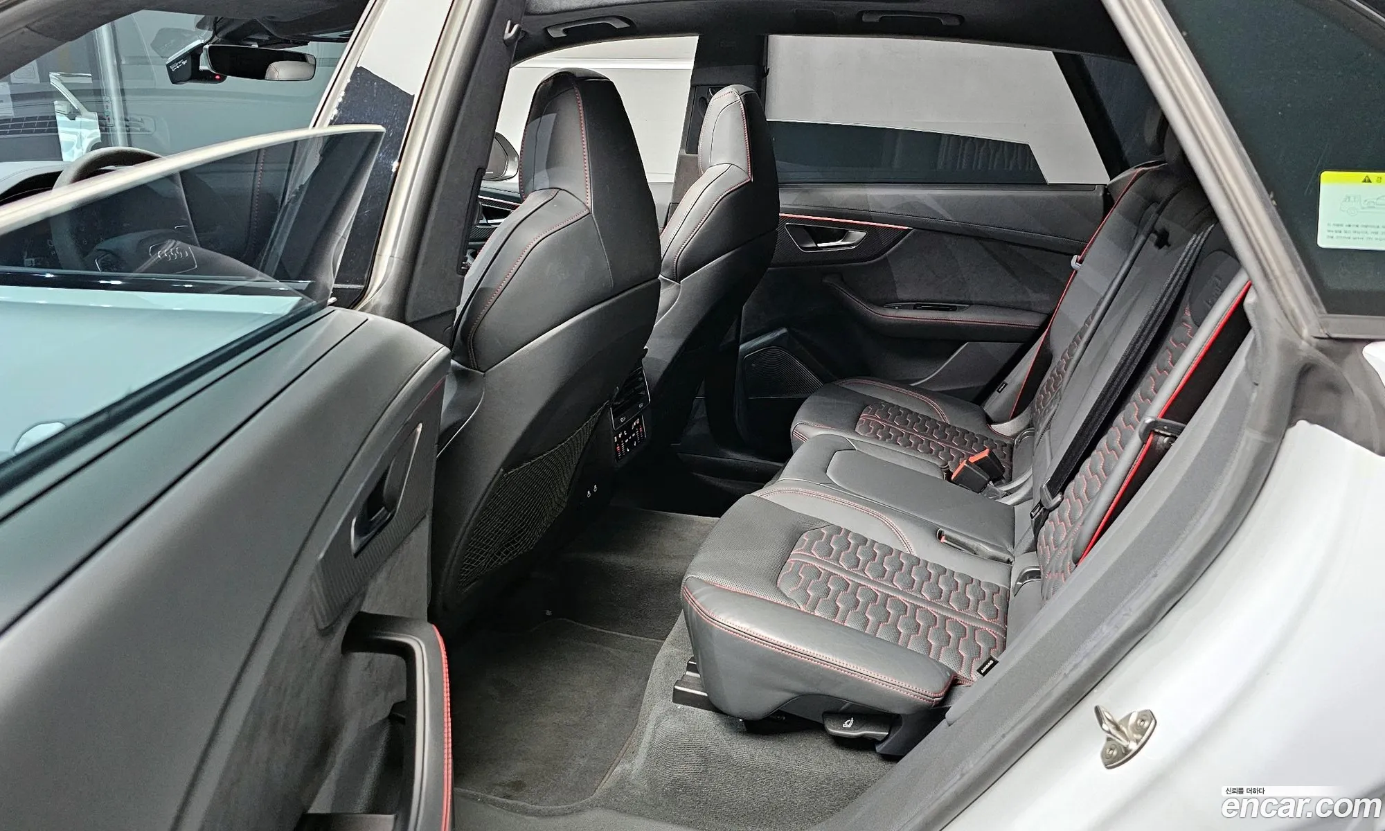 Audi RSQ8 2023 WUAZZZF1XPD008128 — 11