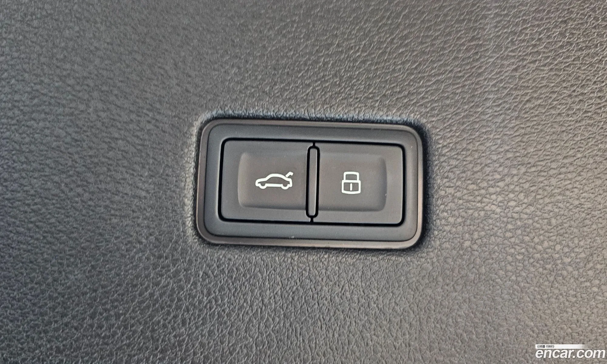Audi RSQ8 2023 WUAZZZF1XPD008128 — 10