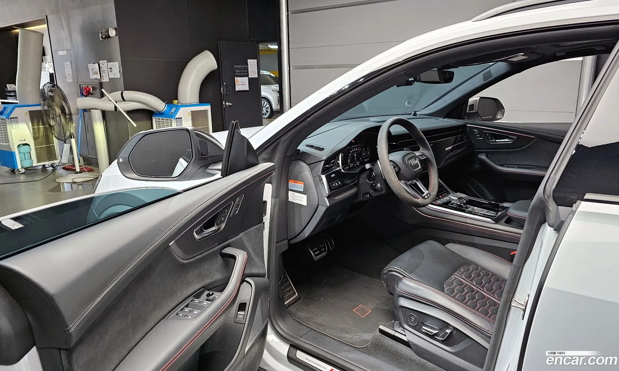 Audi RSQ8 2023 WUAZZZF1XPD008128 — 13