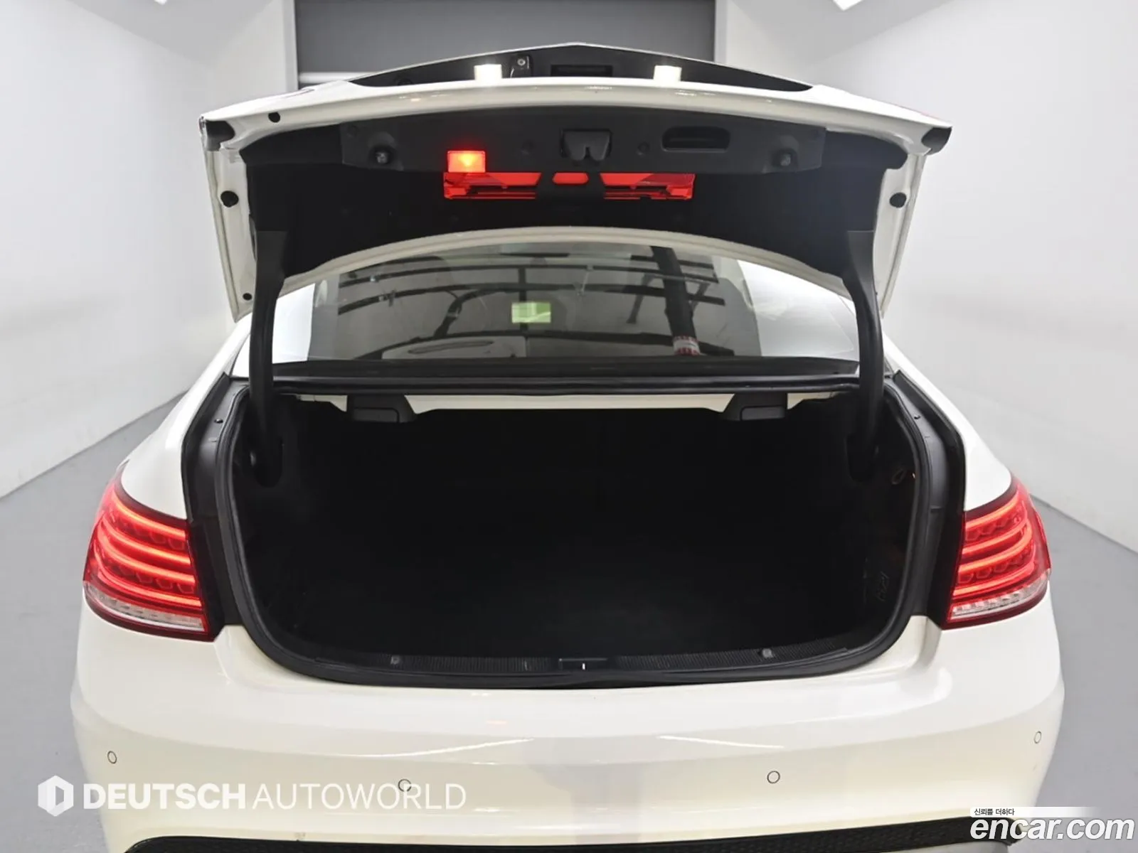 Mercedes-Benz E-Class W212 2014 — 11