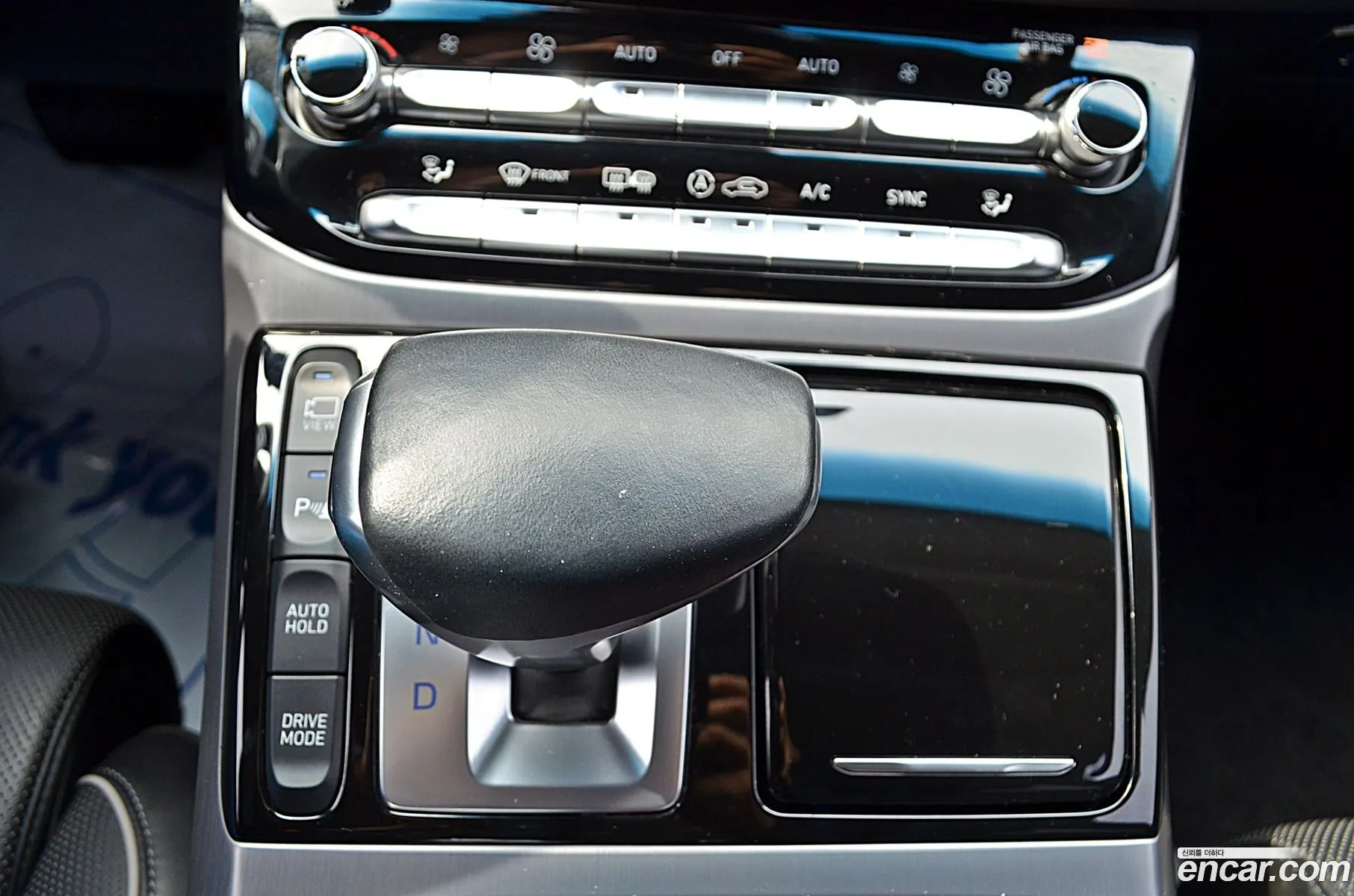 Genesis EQ900 2015 — 13