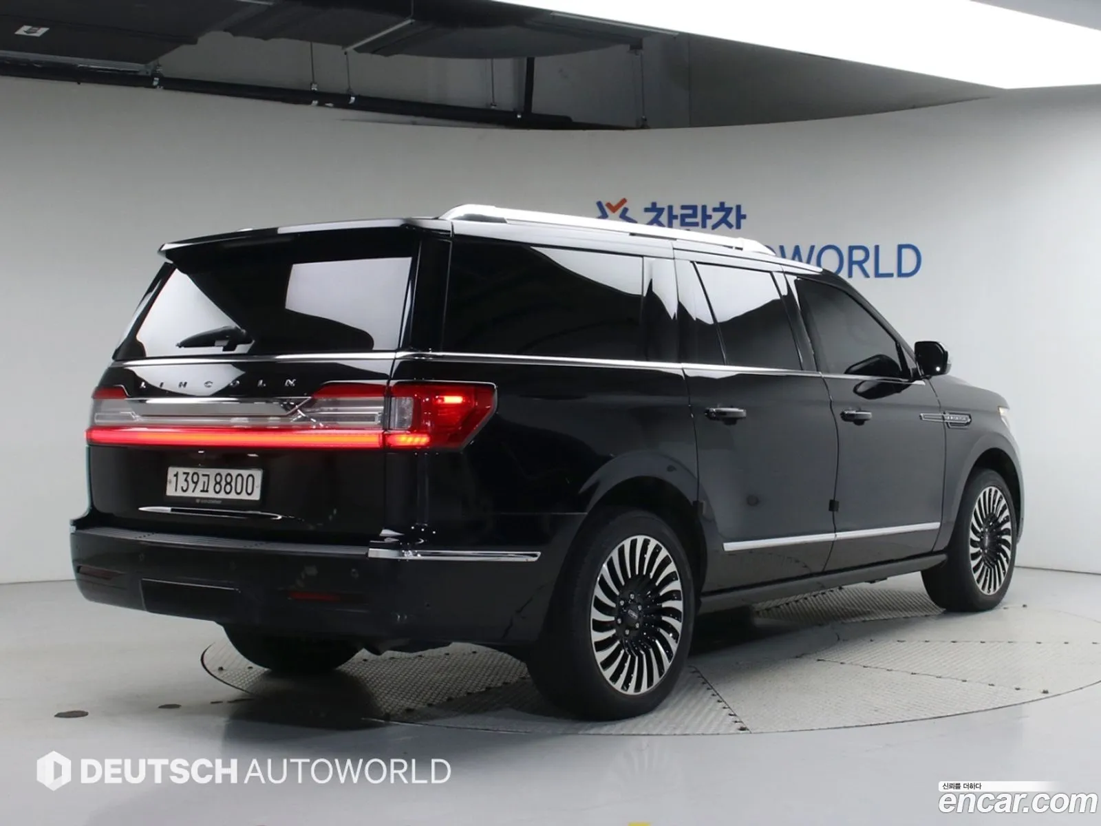 Lincoln Navigator 2020 — 16