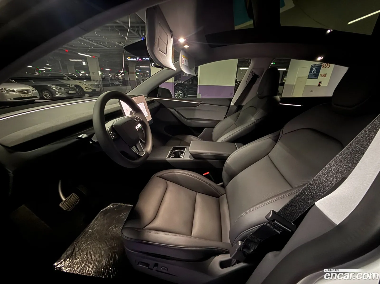 Tesla Model Y 2025 — 7
