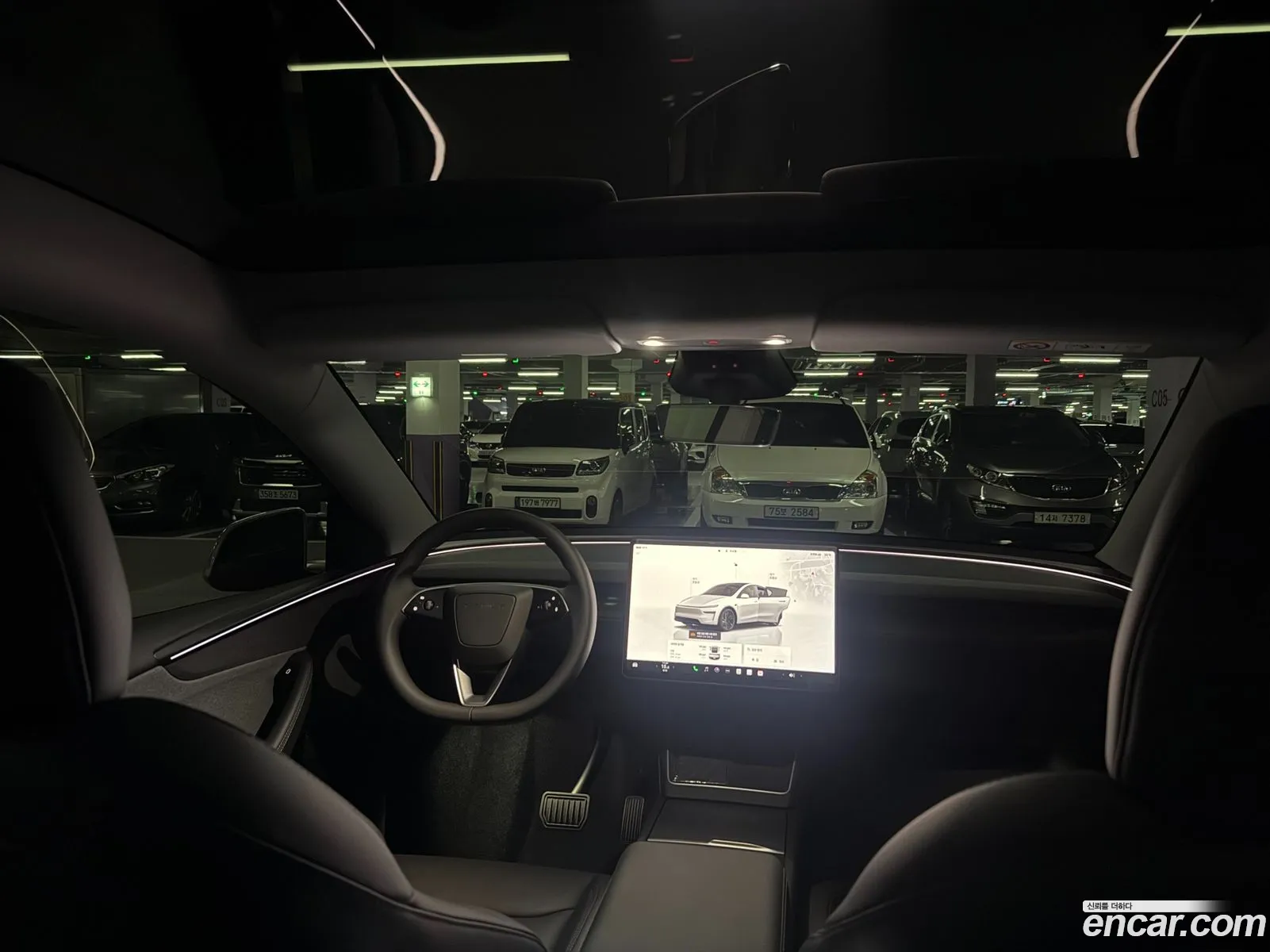 Tesla Model Y 2025 — 17