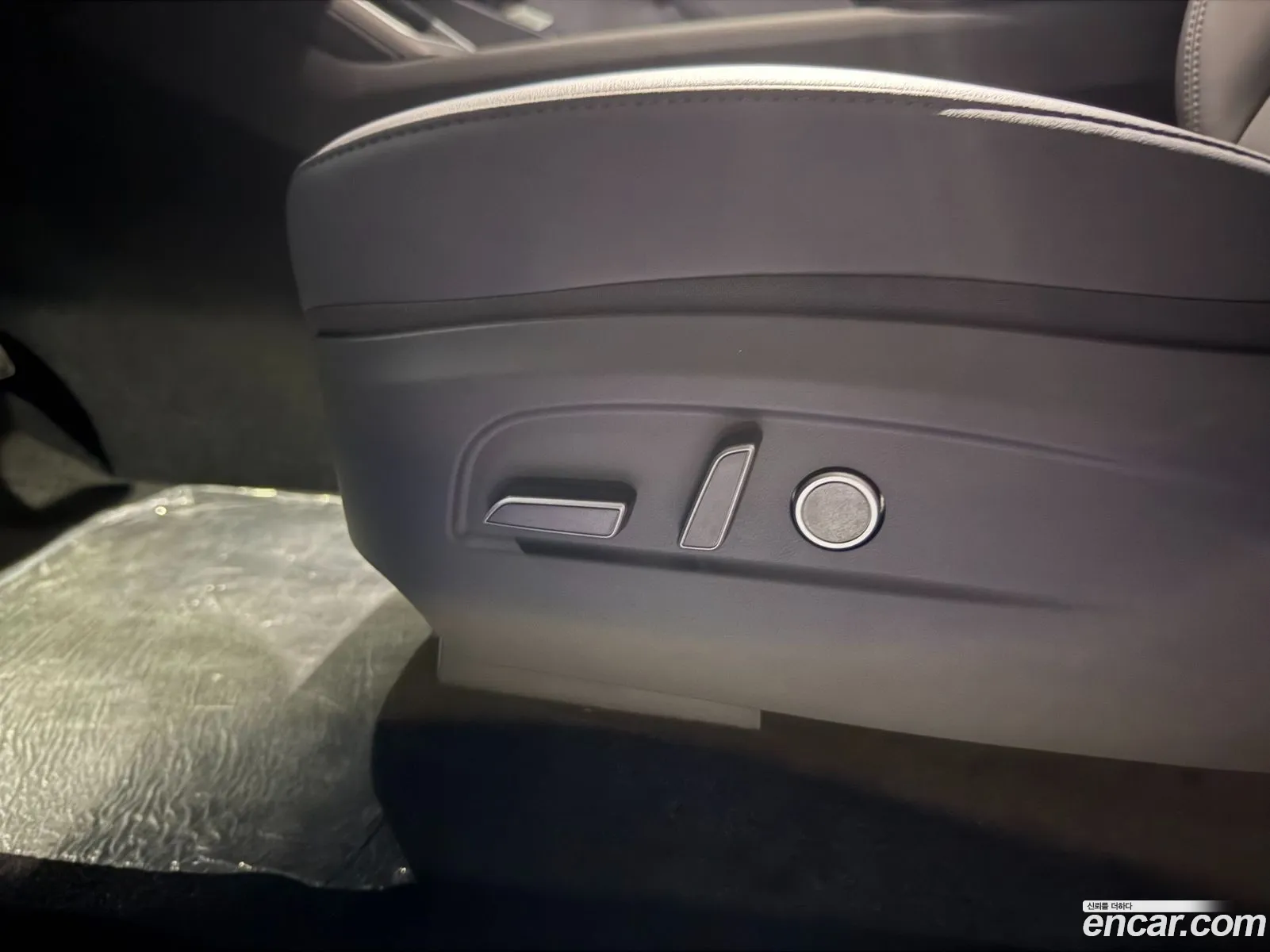 Tesla Model Y 2025 — 4