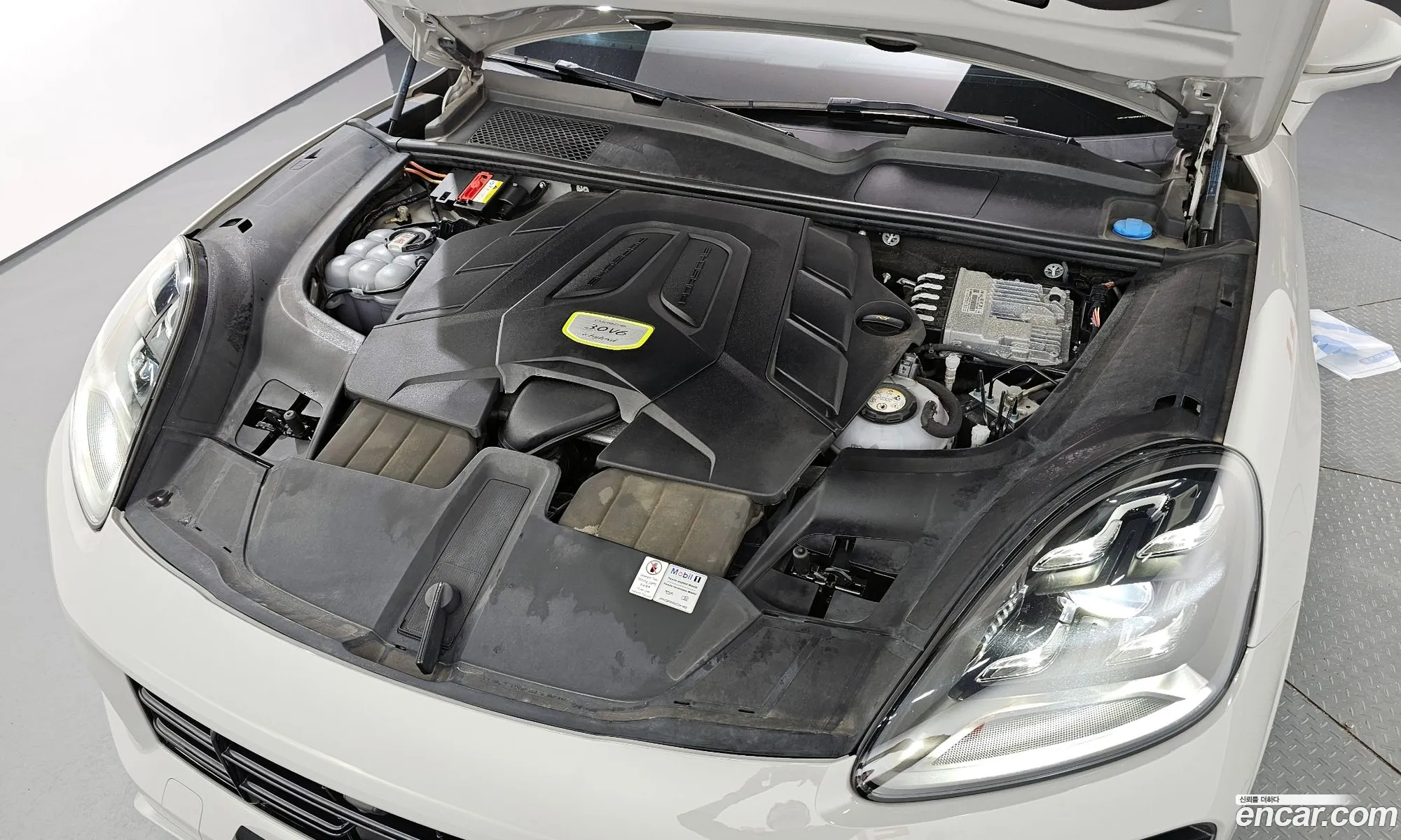 Porsche Cayenne 2021 — 17
