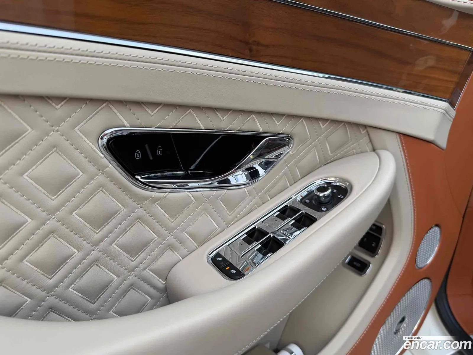 Bentley Continental GT 2023 — 20