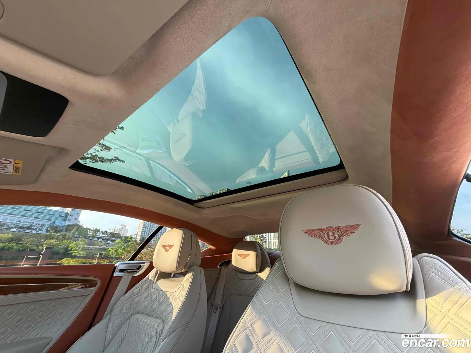 Bentley Continental GT 2023 — 14