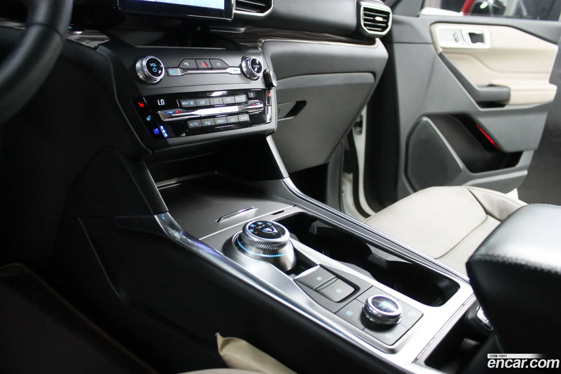 Ford Explorer 6th Gen 2020 — 19