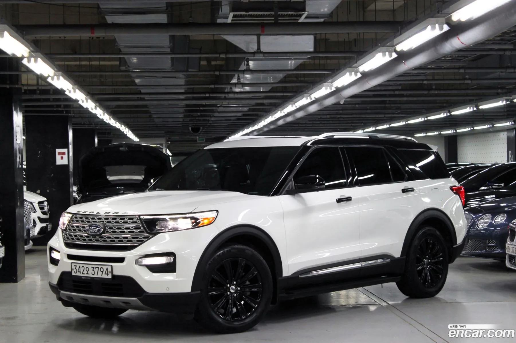 Ford Explorer 6th Gen 2020 — 3