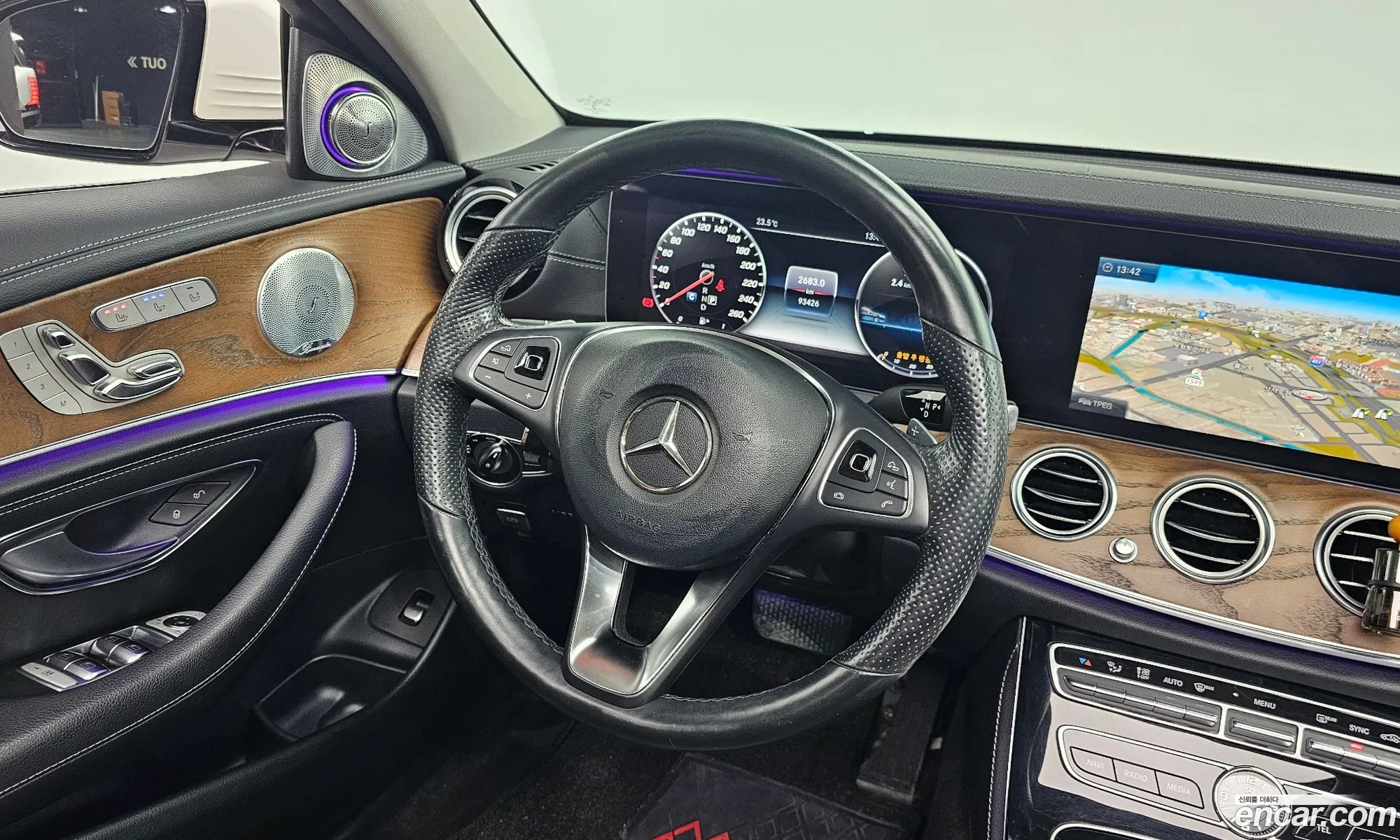 Mercedes-Benz E-Class W213 2018 WDDZF4JB2JA421409 — 14