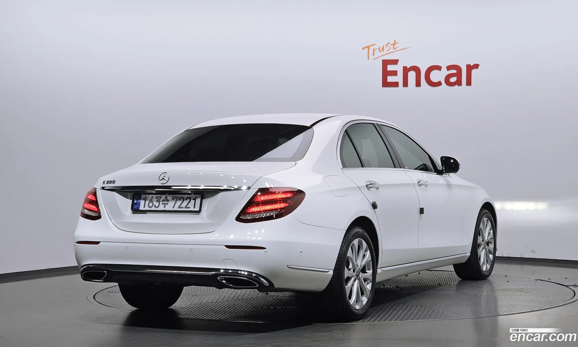 Mercedes-Benz E-Class W213 2018 WDDZF4JB2JA421409 — 8