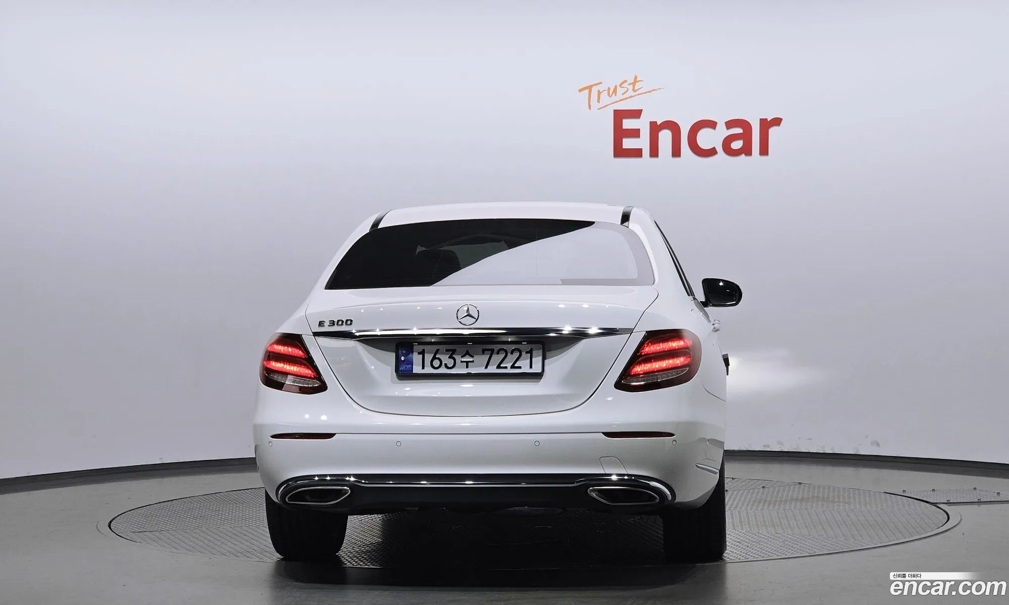 Mercedes-Benz E-Class W213 2018 WDDZF4JB2JA421409 — 16