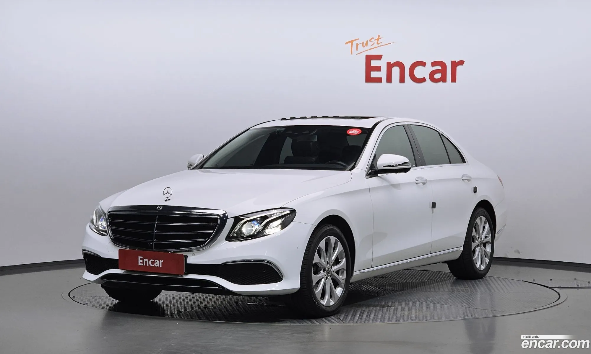 Mercedes-Benz E-Class W213 2018 WDDZF4JB2JA421409 — 12