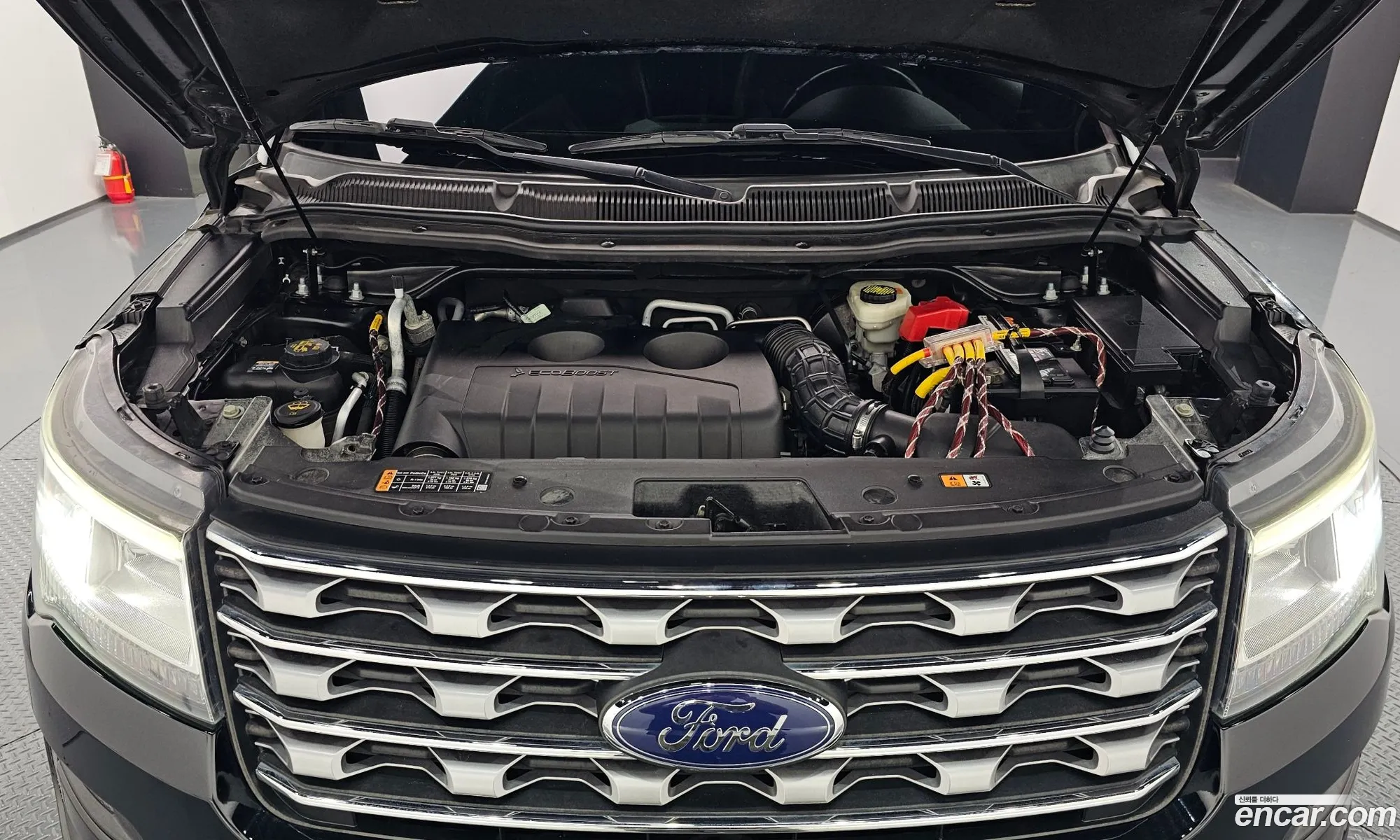 Ford Explorer 2016 1FM5K8FH8GGC18373 — 18