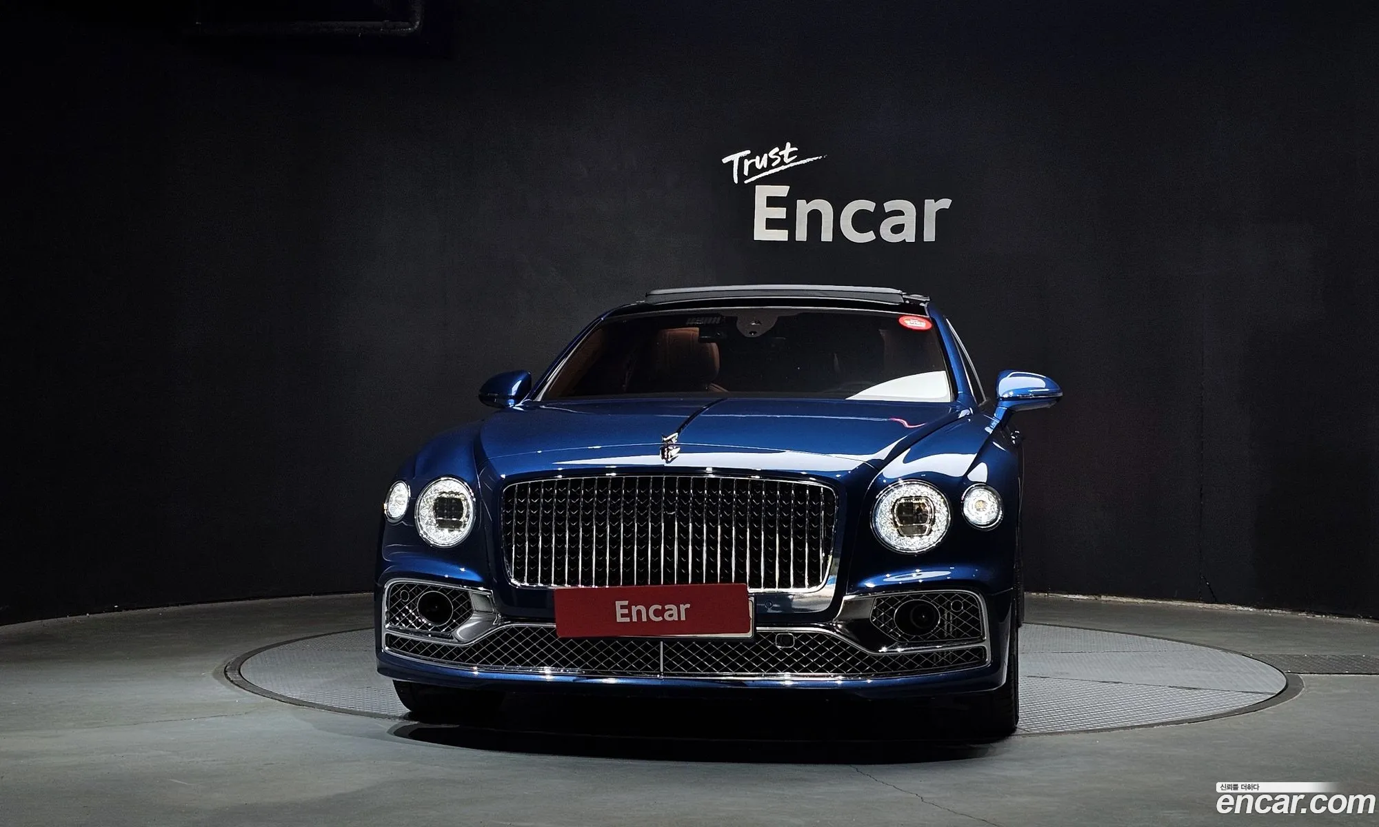 Bentley Flying Spur 2023 — 11