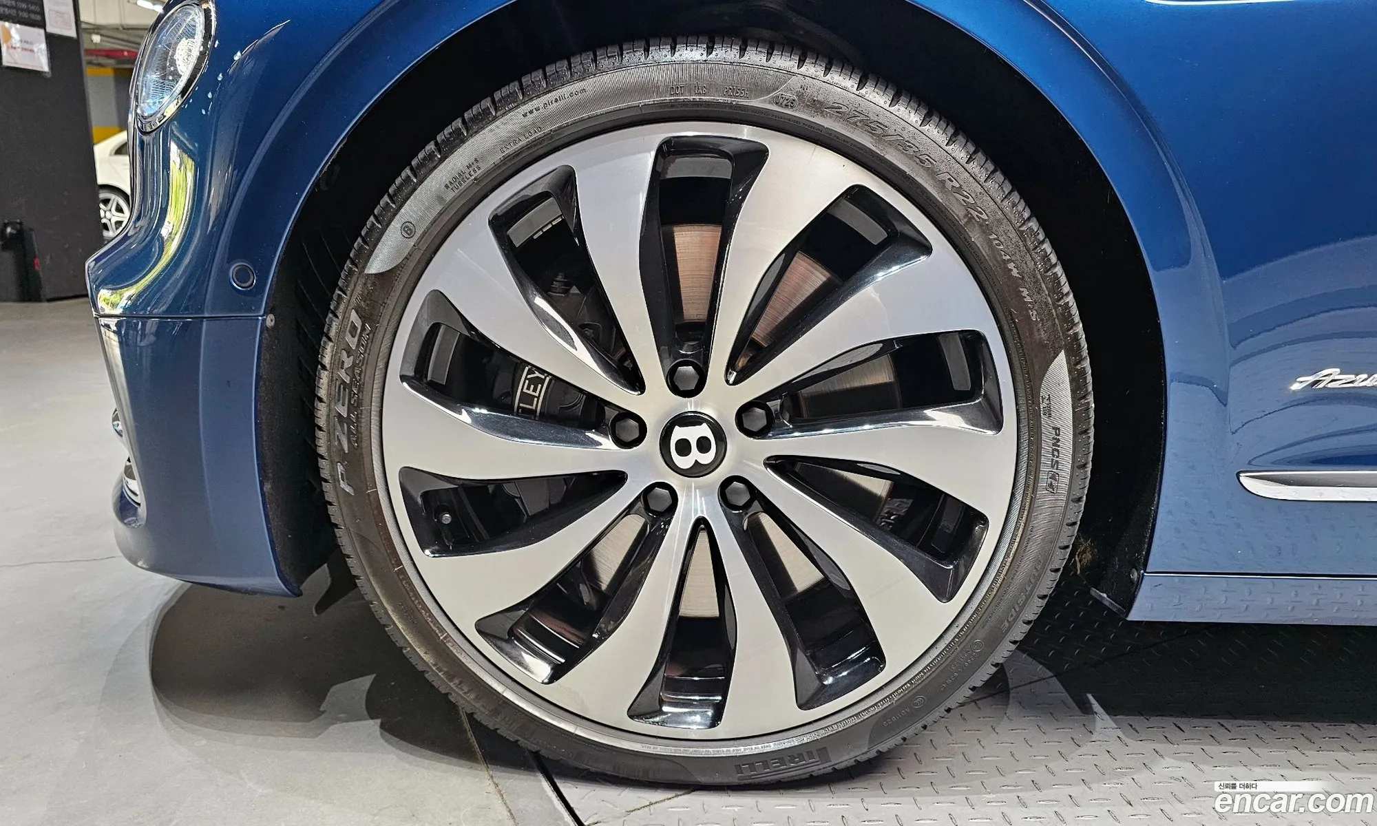Bentley Flying Spur 2023 — 8