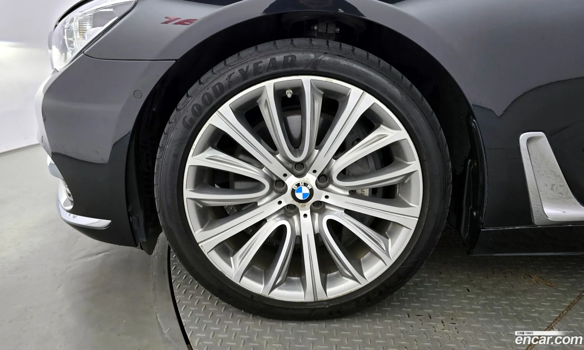 BMW 7 Series 2016 WBA7F2105GG524170 — 19