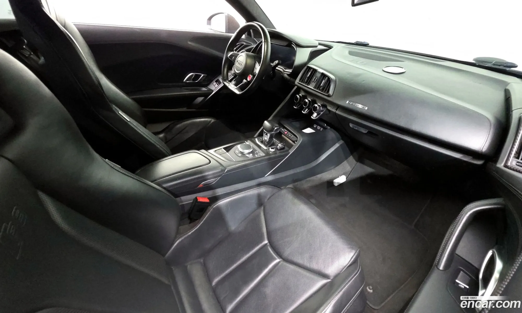 Audi R8 2017 WUAZZZFX1H7901521 — 8