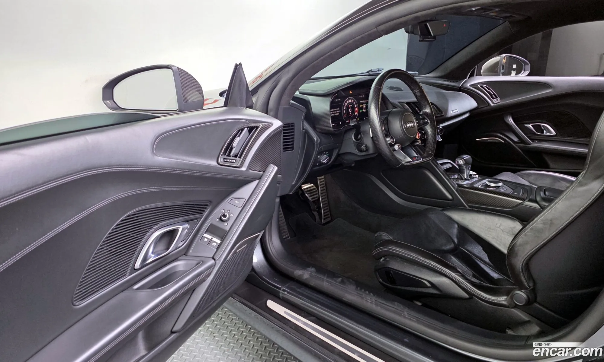 Audi R8 2017 WUAZZZFX1H7901521 — 5