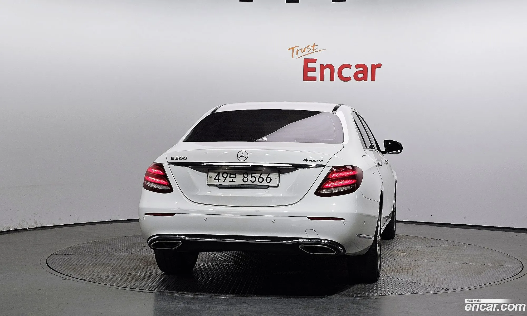 Mercedes-Benz E-Class W213 2018 WDDZF4KB1JA416636 — 18