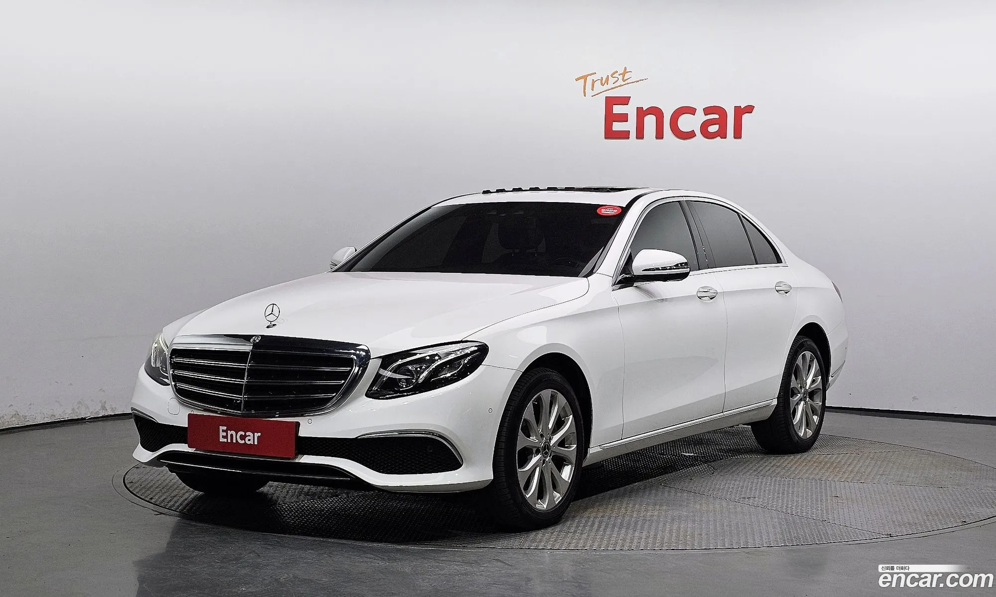 Mercedes-Benz E-Class W213 2018 WDDZF4KB1JA416636 — 10