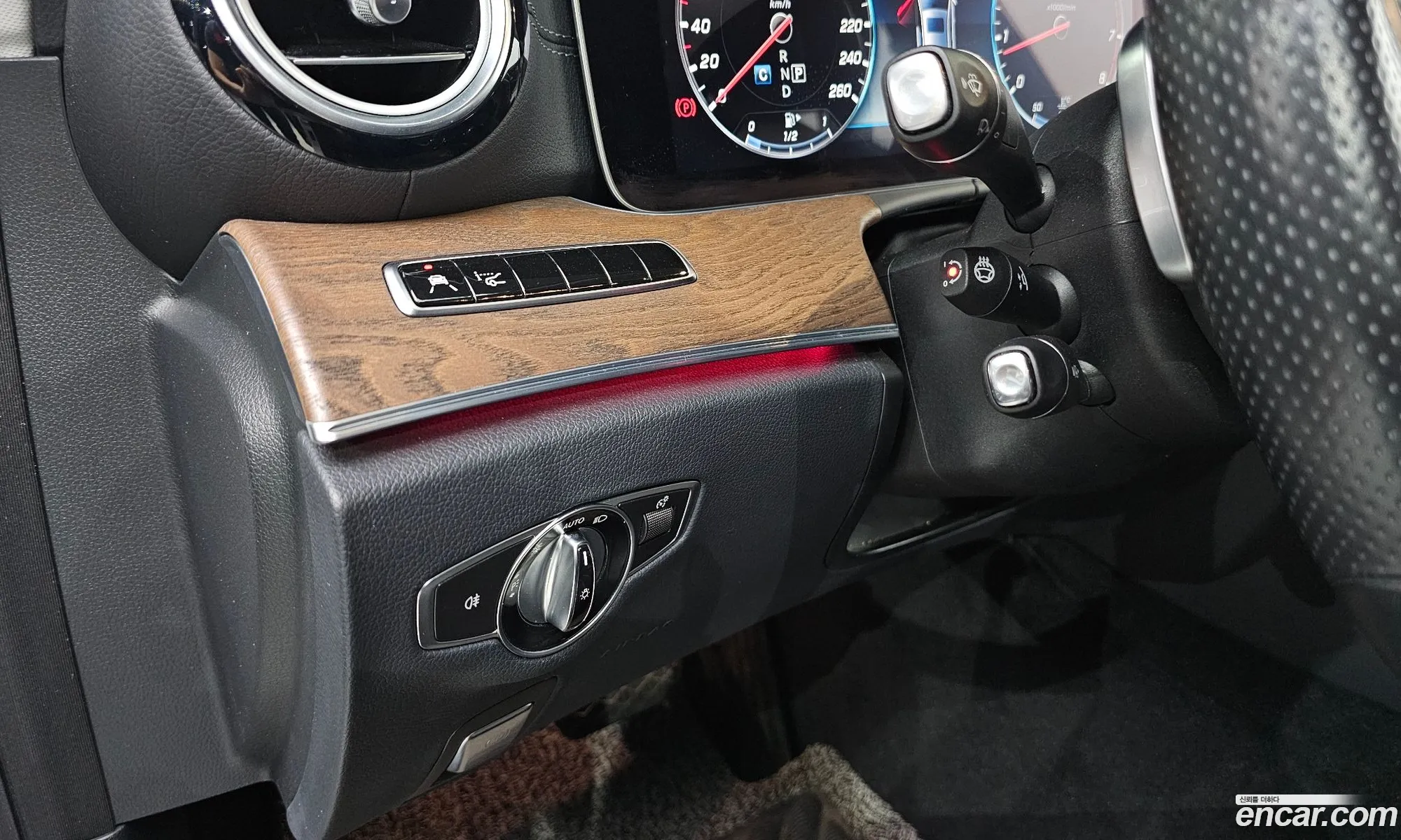 Mercedes-Benz E-Class W213 2018 WDDZF4KB1JA416636 — 8