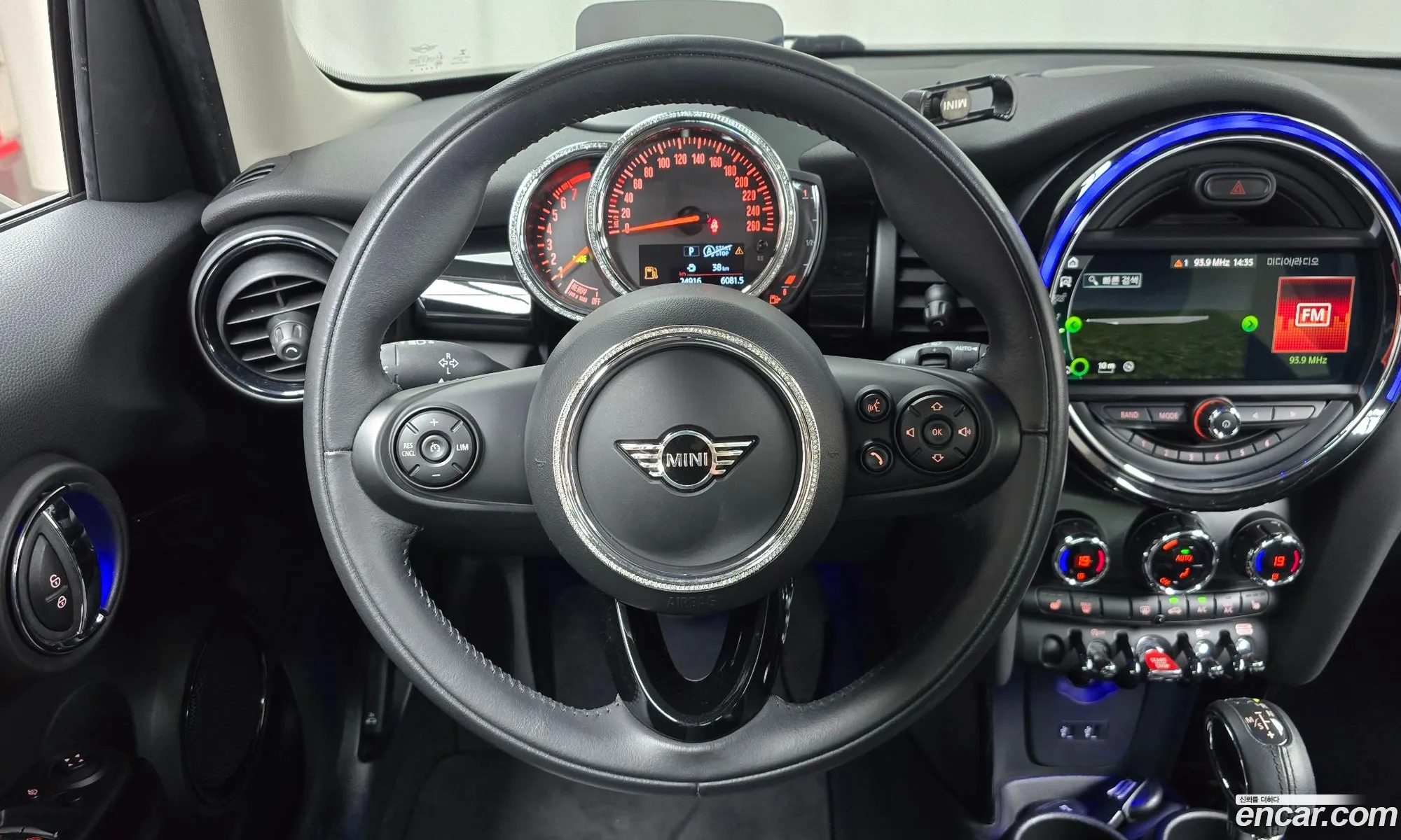 Mini Cooper 2019 WMWXU110XK2H35213 — 11