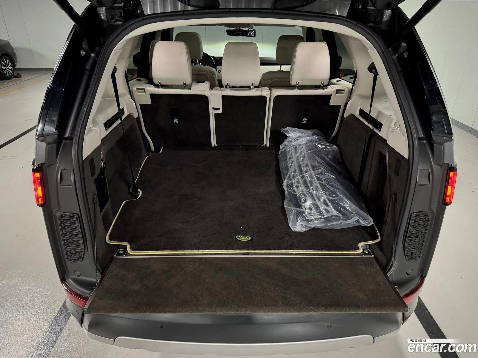Land Rover Discovery 5 2017 — 2