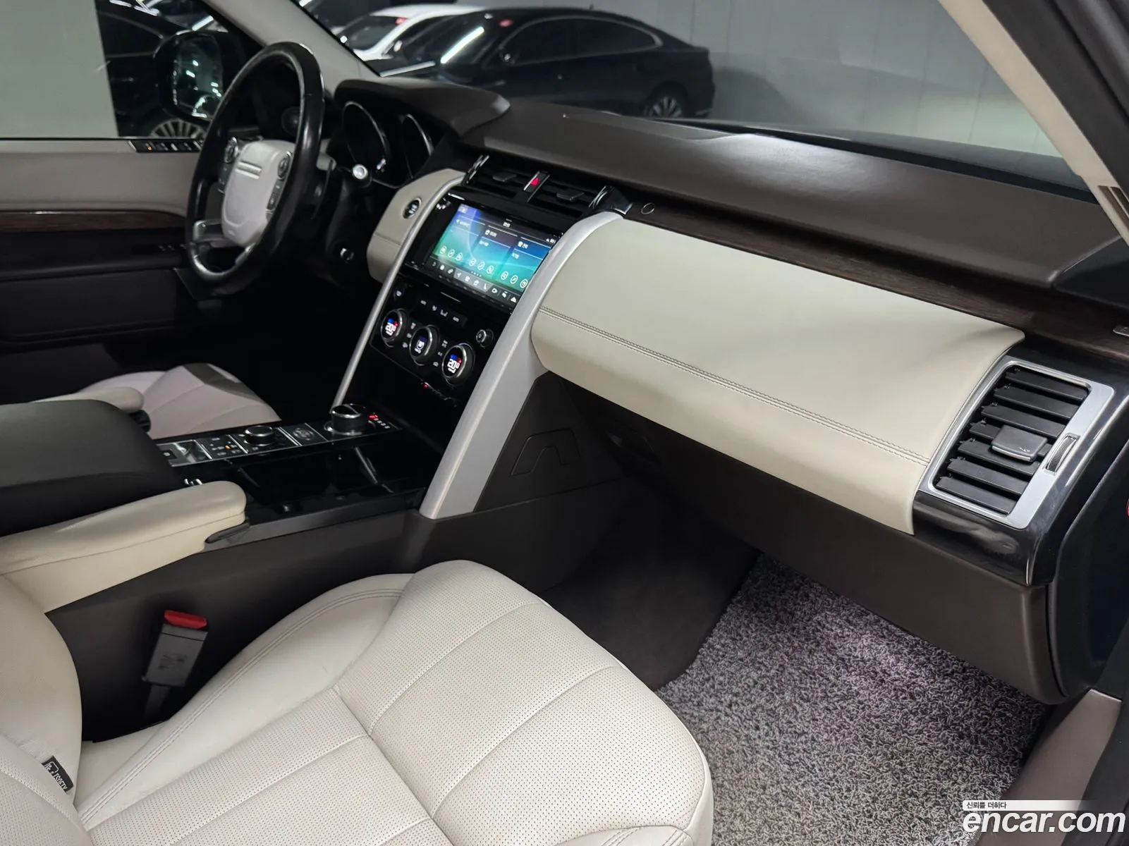 Land Rover Discovery 5 2017 — 20
