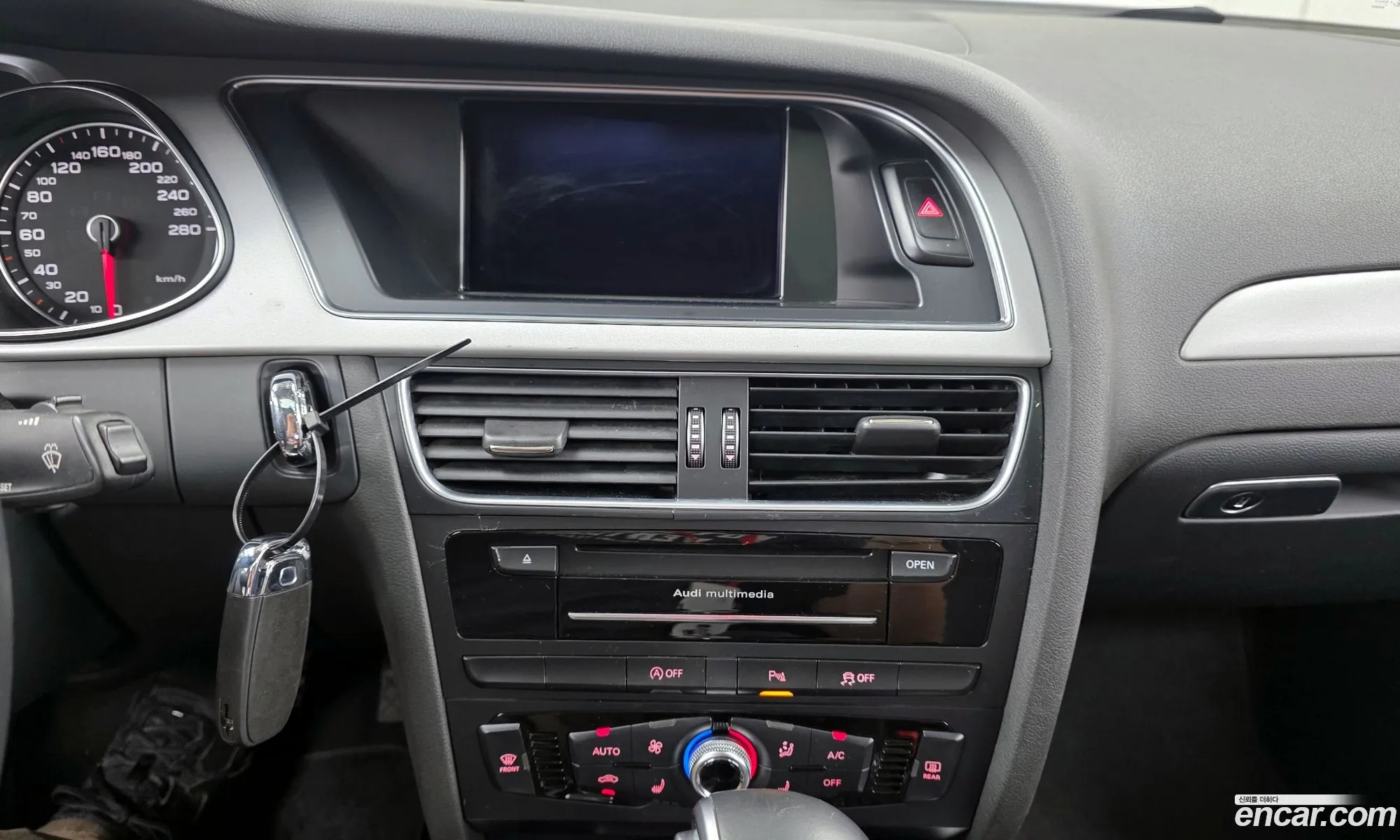 Audi A4 2015 WAUZZZ8K0GN010822 — 4