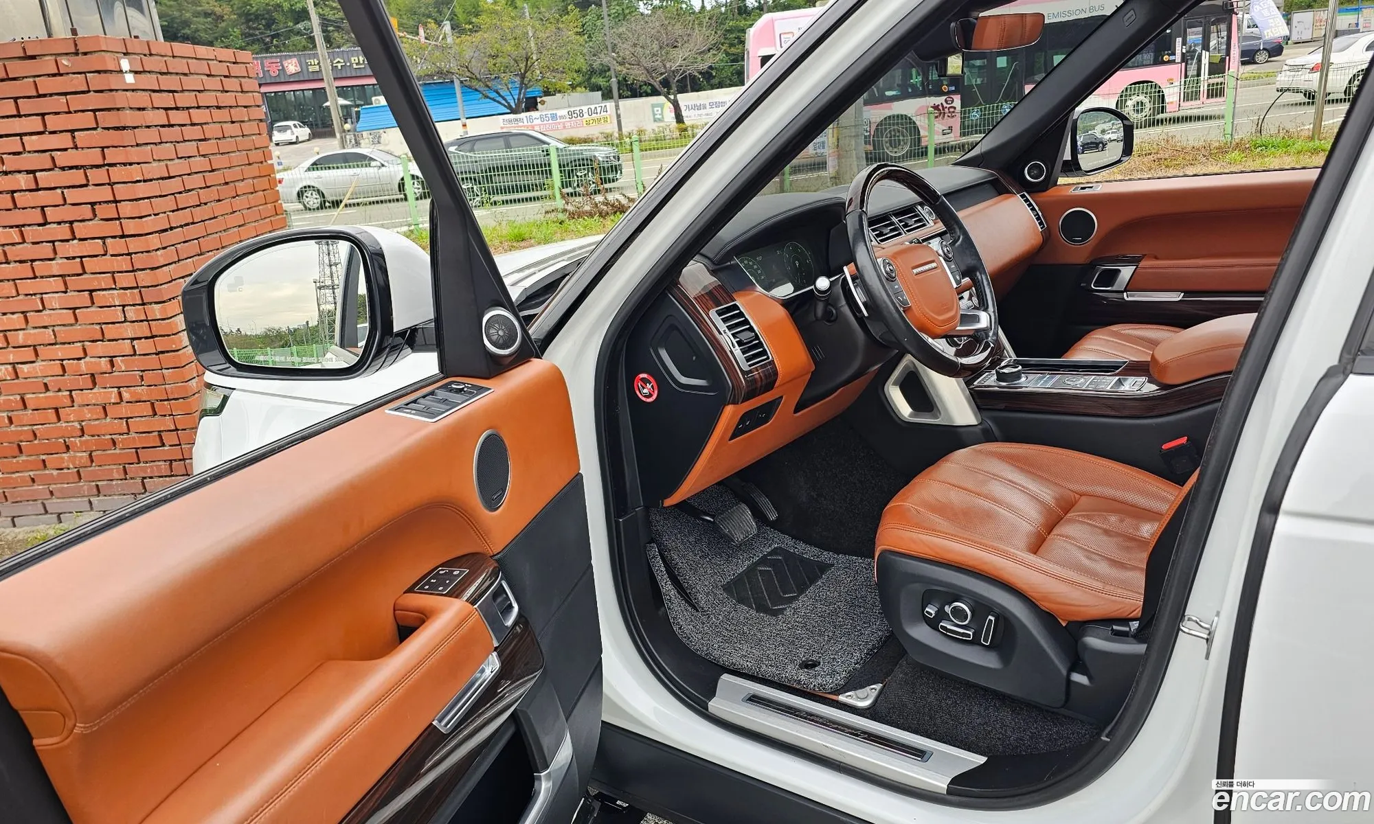 Land Rover Range Rover 2017 SALGA2FJ0HA336558 — 10