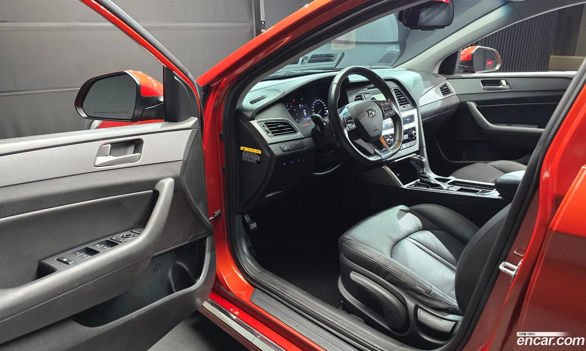 Hyundai LF Sonata 2017 — 16