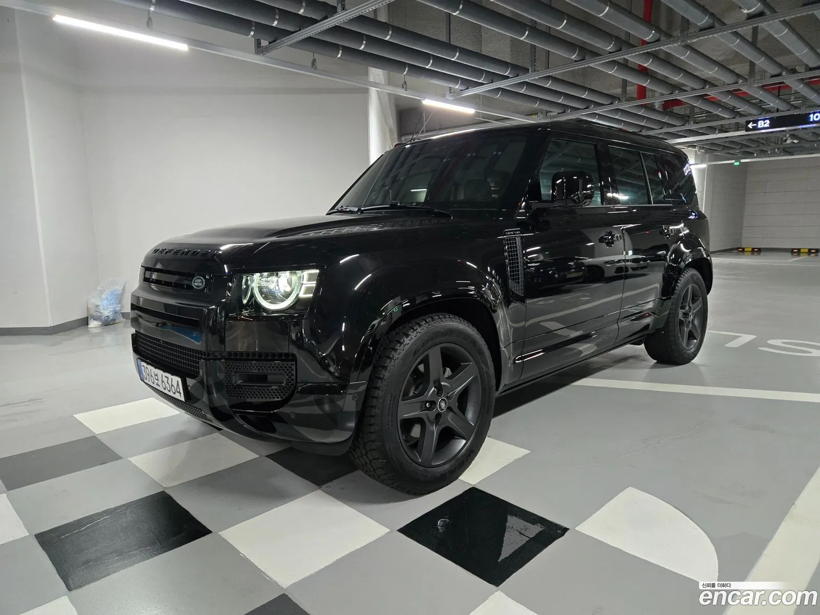 Land Rover Defender 2025 — 12