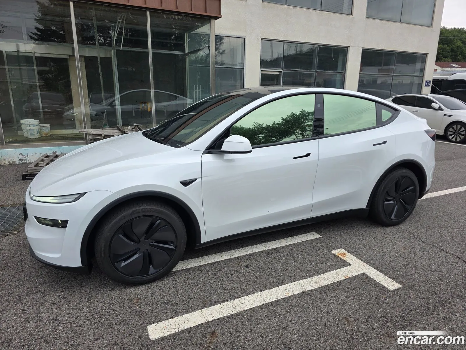 Tesla Model Y 2025 — 5