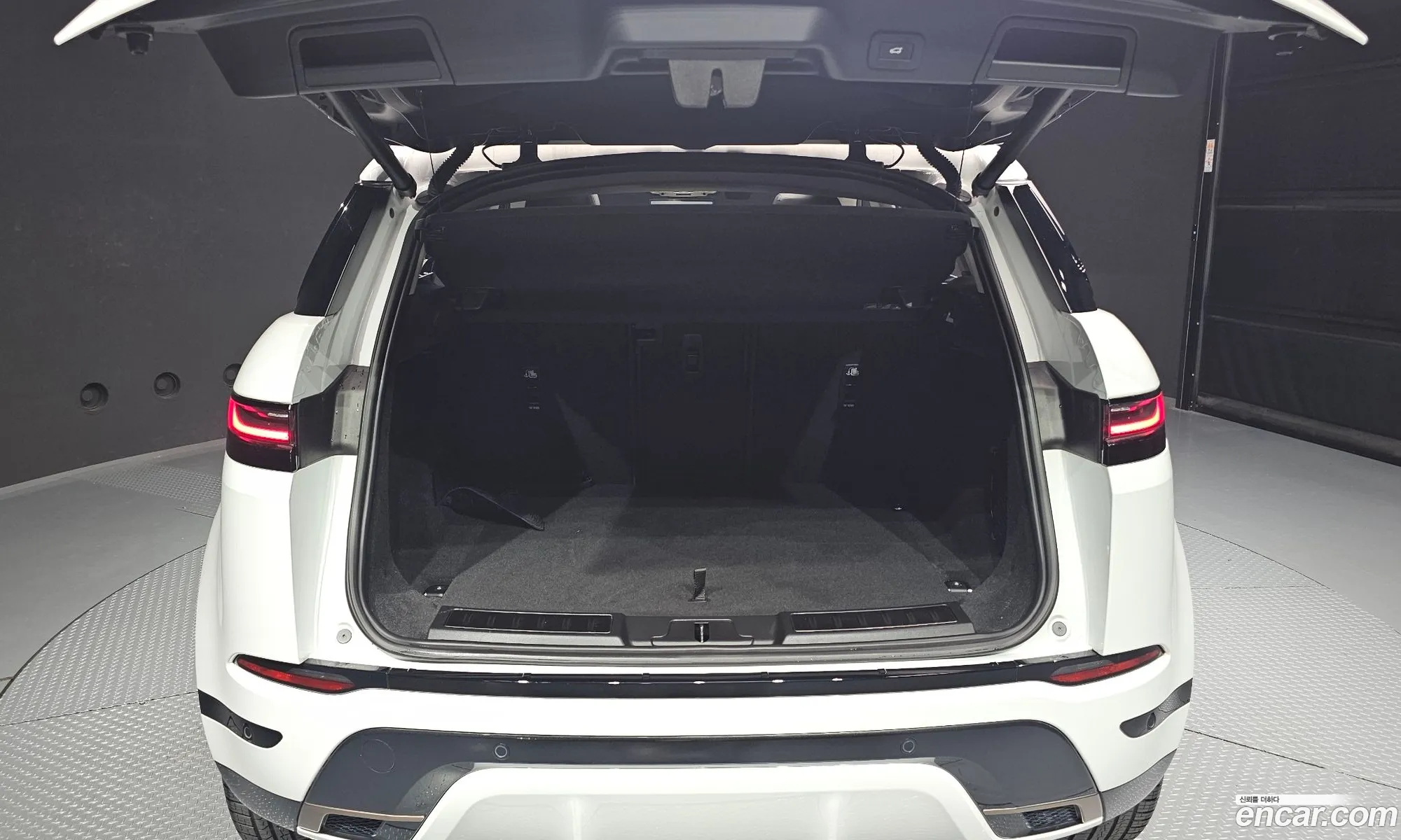 Land Rover Range Rover Evoque 2024 — 20