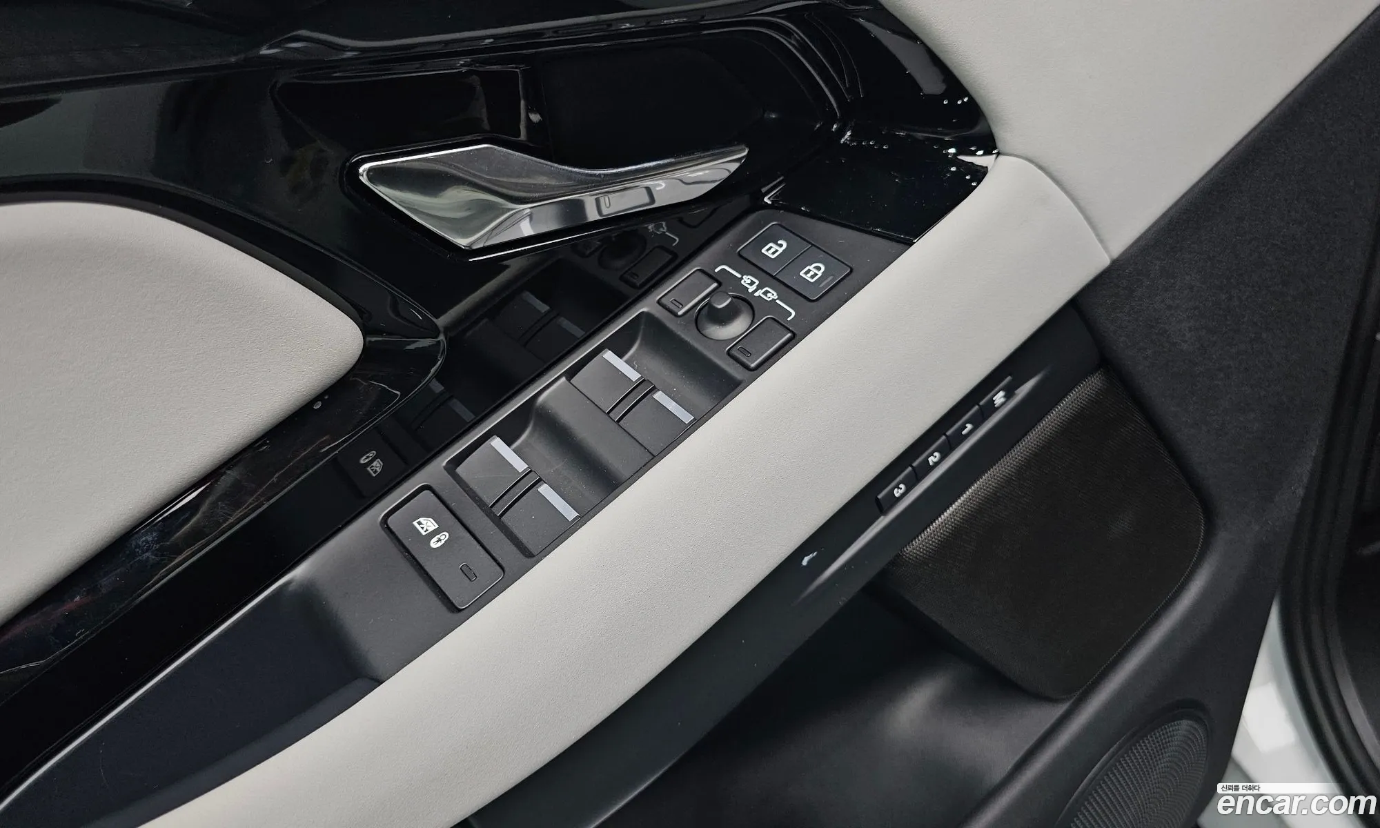 Land Rover Range Rover Evoque 2024 — 9