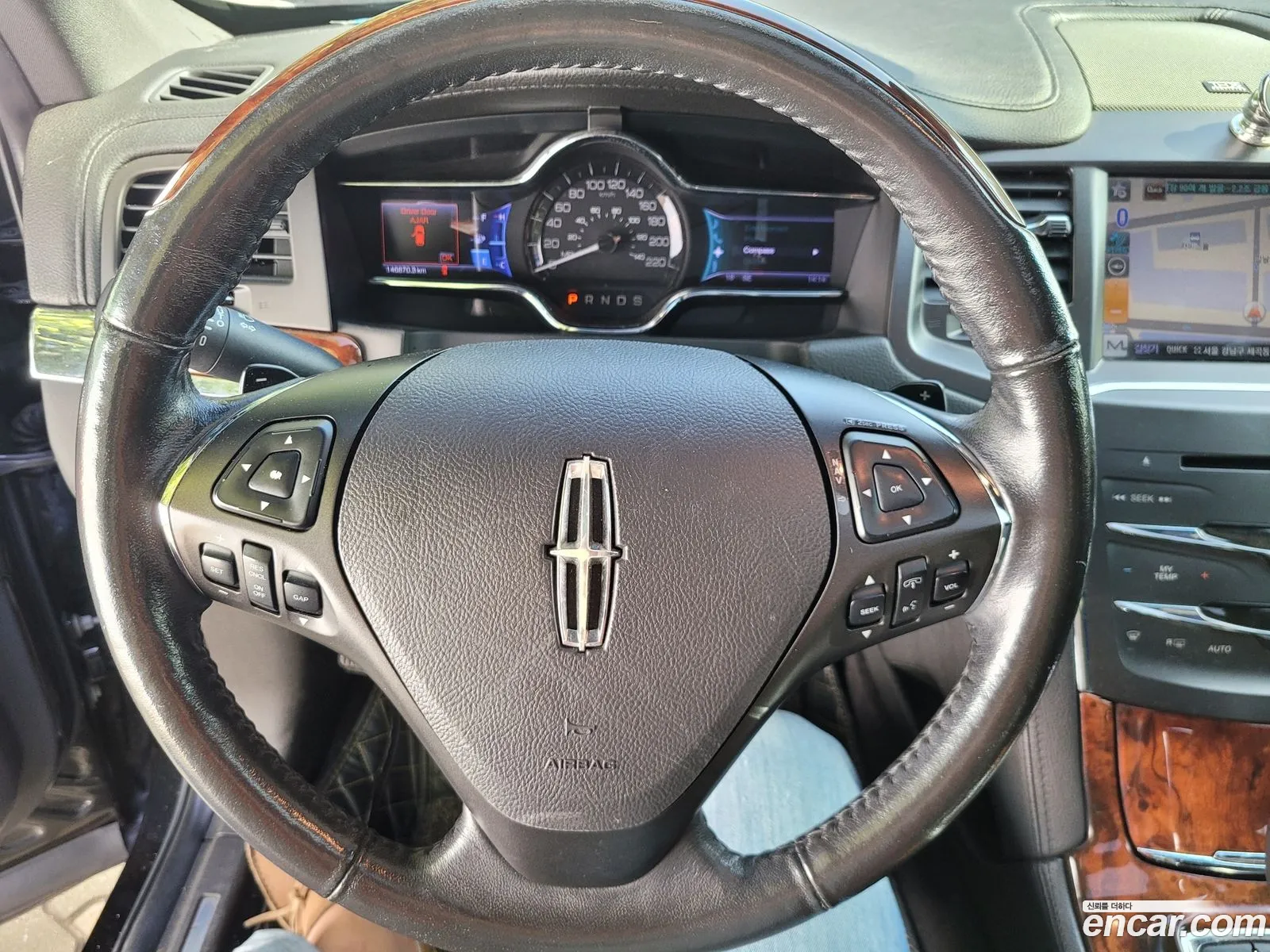 Lincoln MKS 2012 — 14