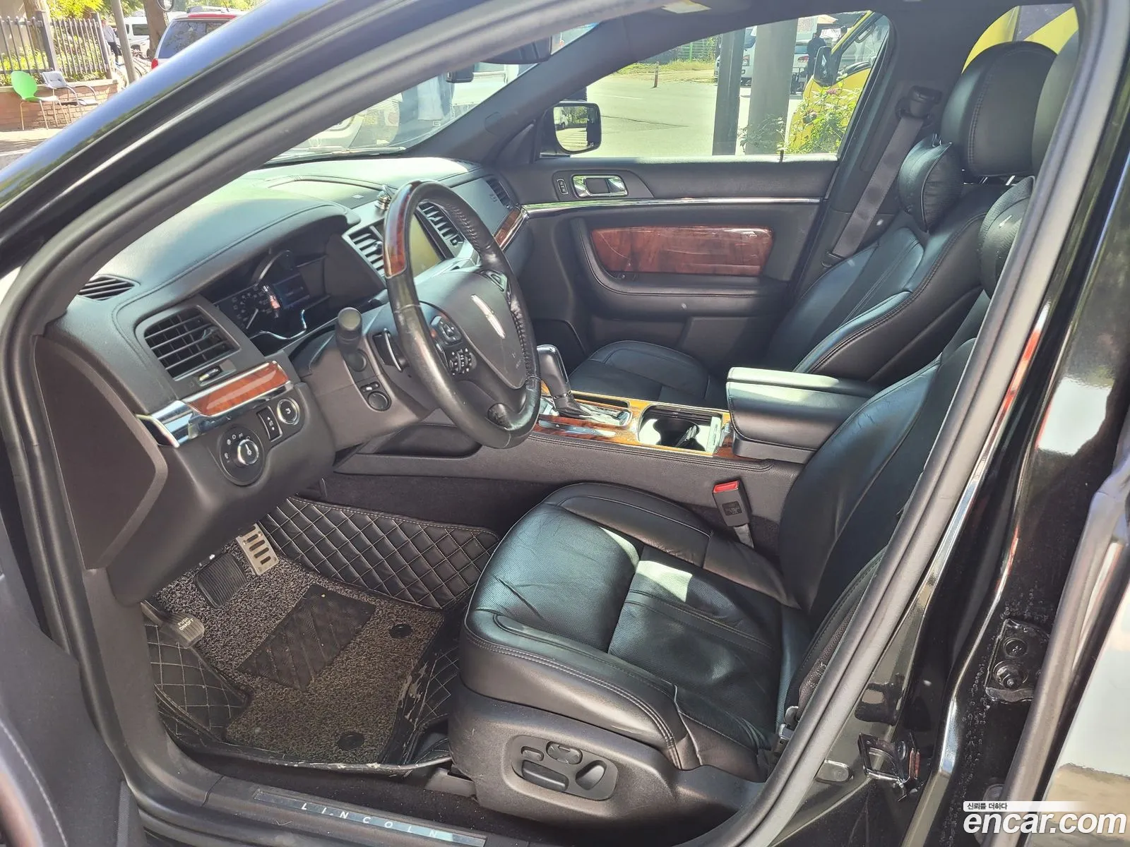 Lincoln MKS 2012 — 7