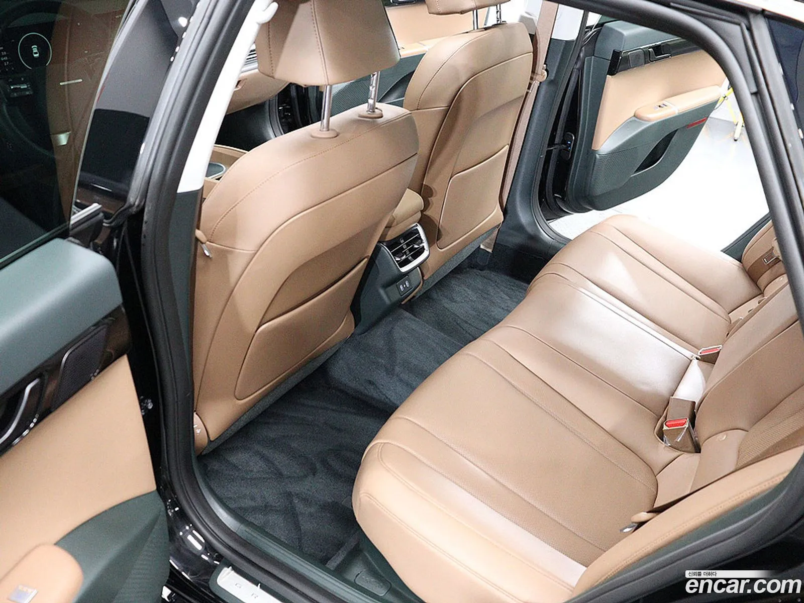 Hyundai Grandeur Hybrid 2024 — 17