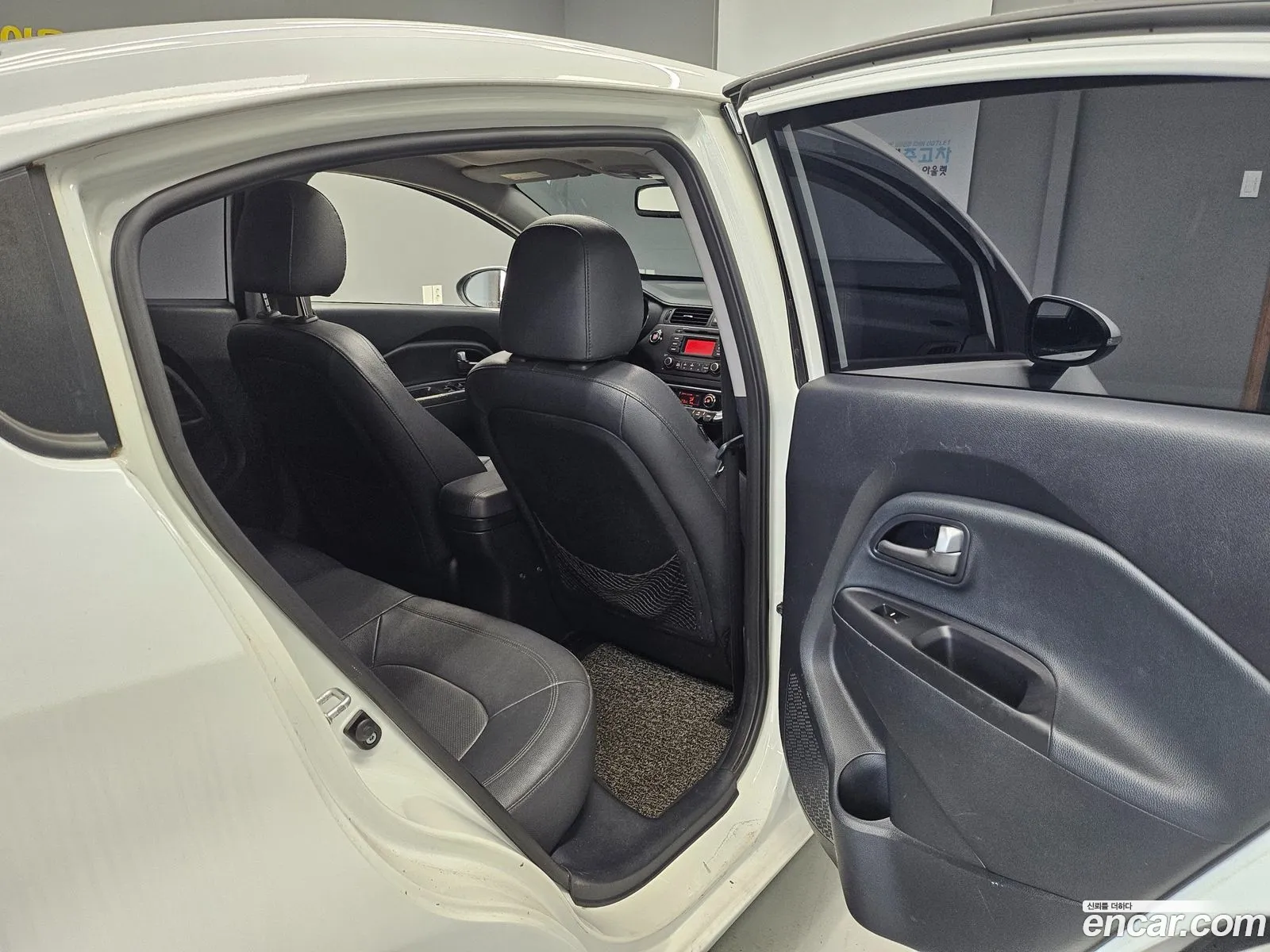 Kia Pride 2014 — 12