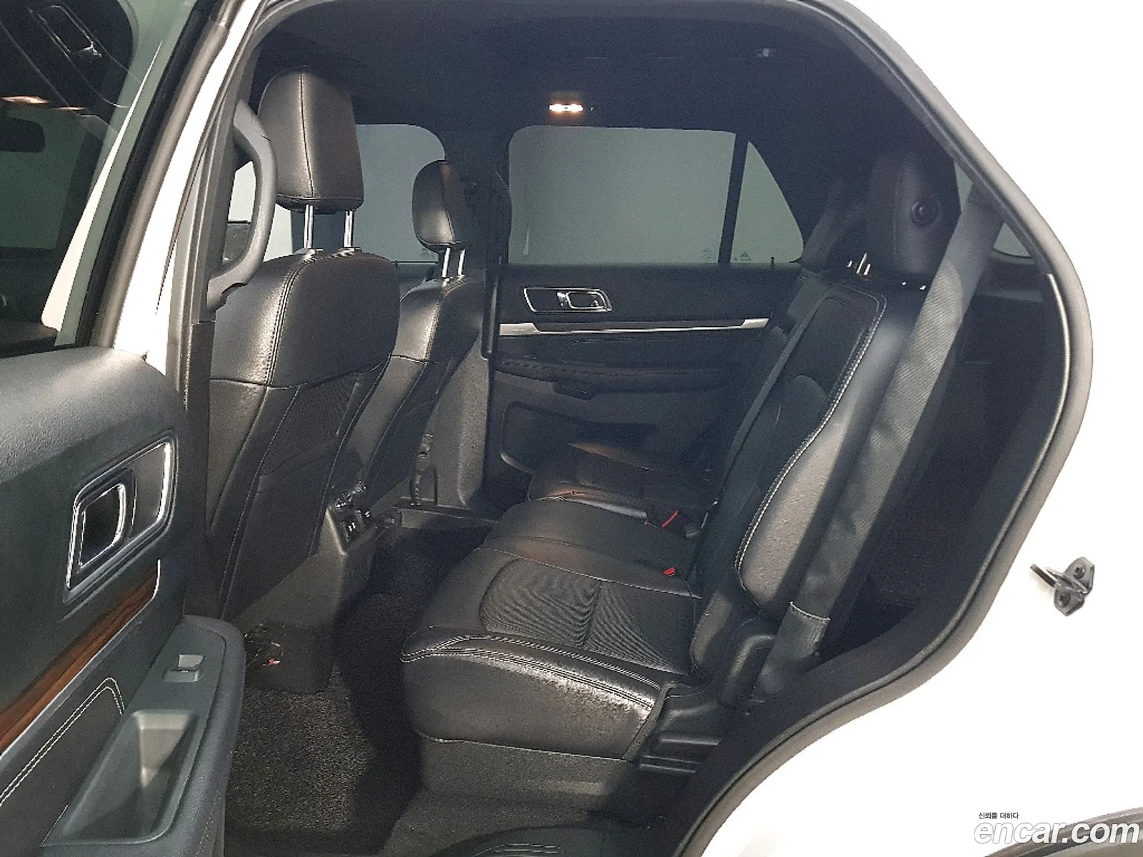 Ford Explorer 2019 — 16