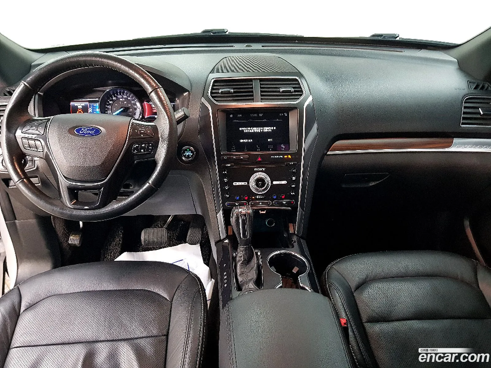 Ford Explorer 2019 — 14