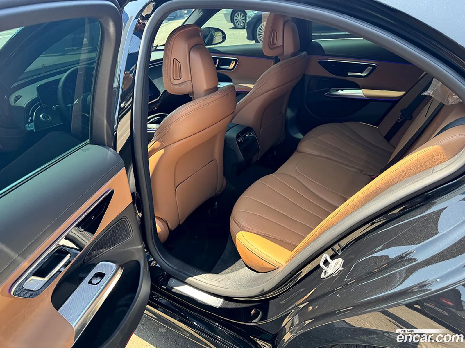 Mercedes-Benz E-Class W214 2025 — 16