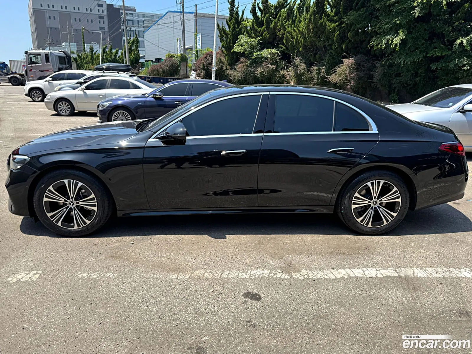 Mercedes-Benz E-Class W214 2025 — 19