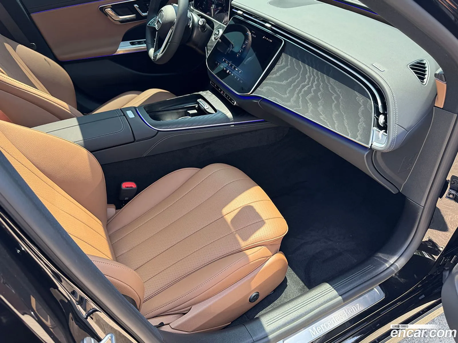 Mercedes-Benz E-Class W214 2025 — 14