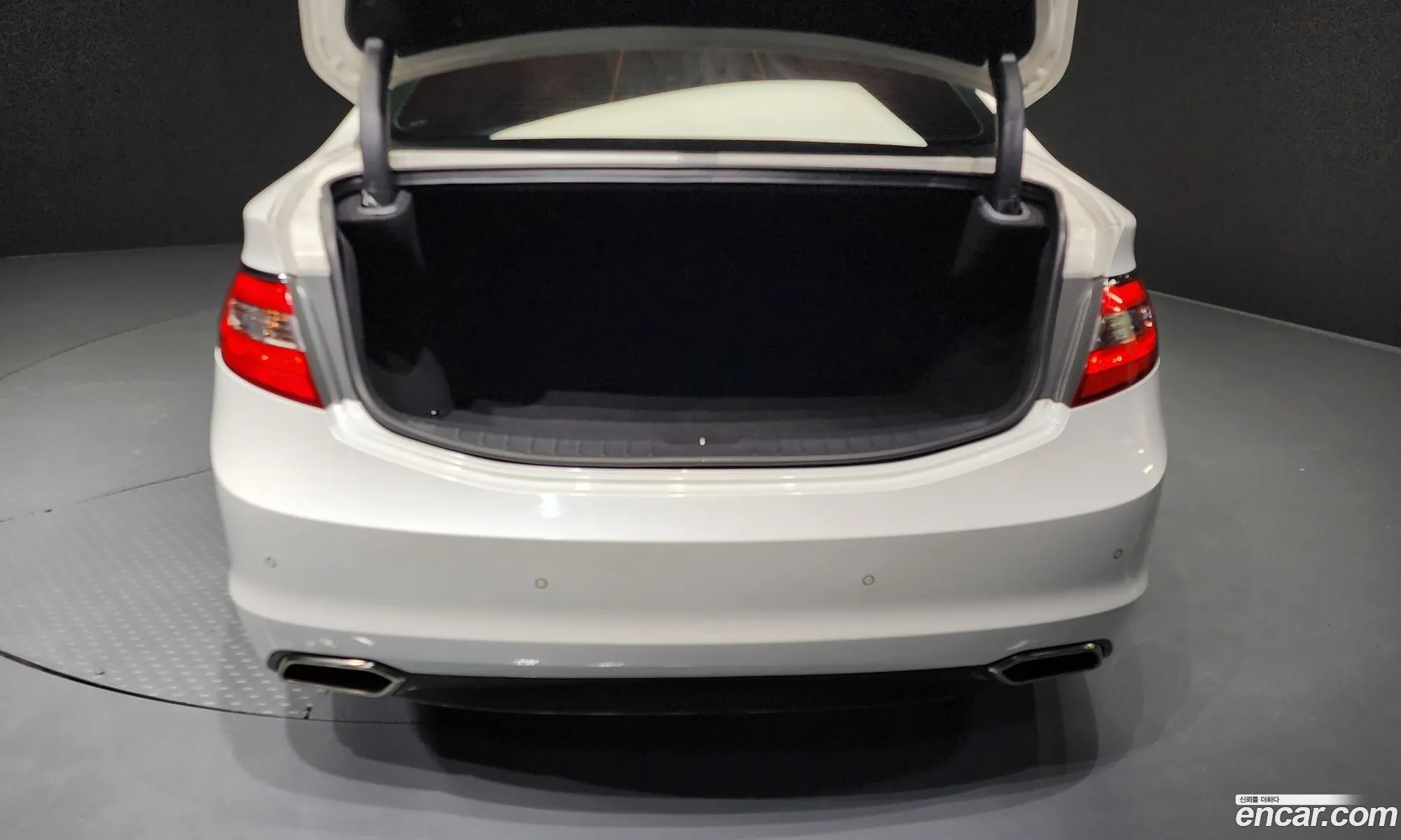 Hyundai Grandeur HG 2015 — 15