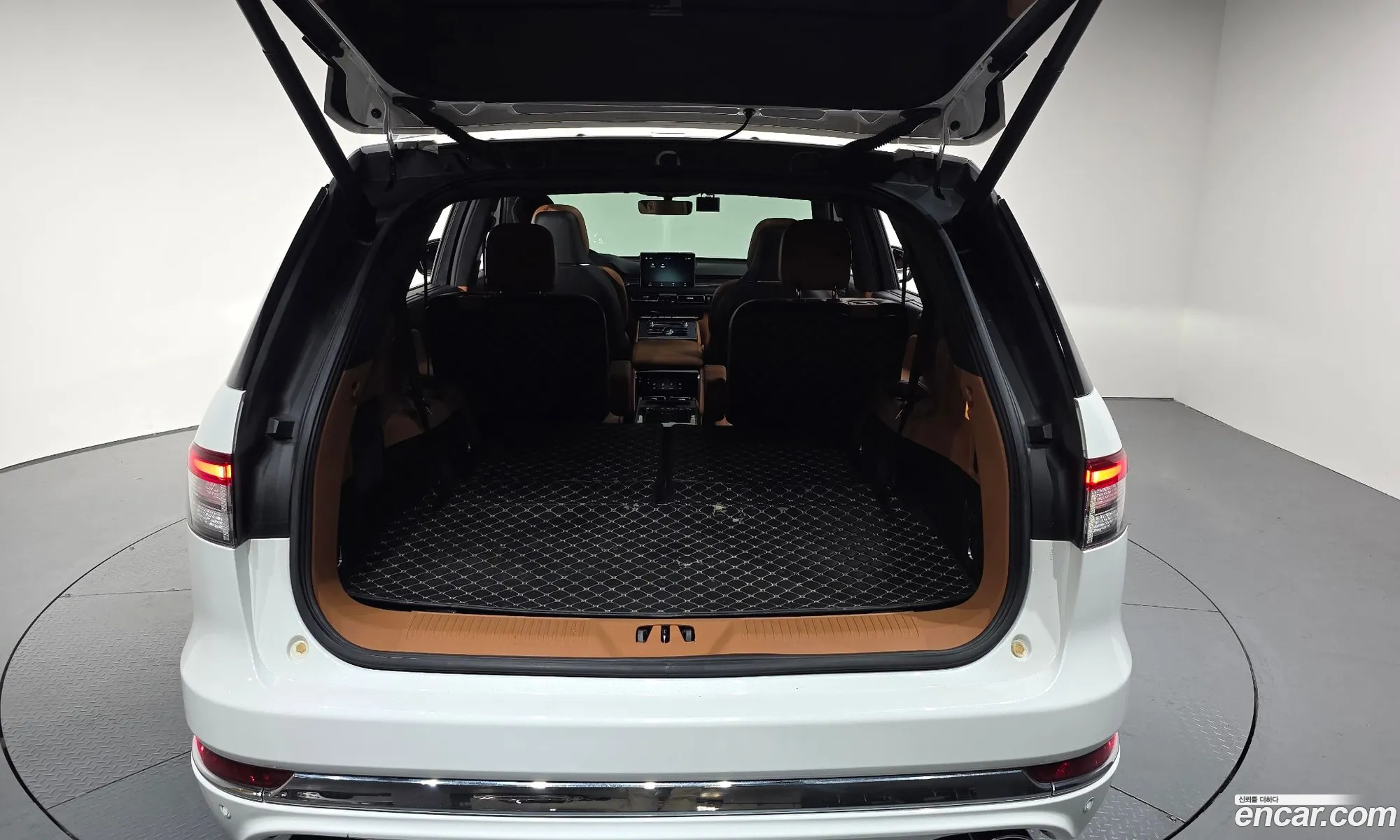 Lincoln Aviator 2021 5LM5J9XC8NGL00612 — 7